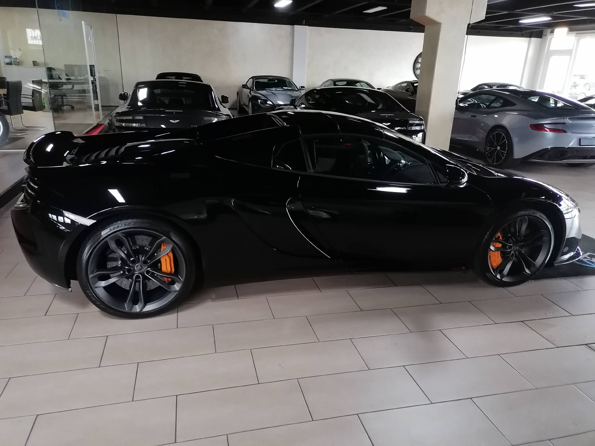 McLAREN 650S Spider 3.8 V8 SSG-image-19