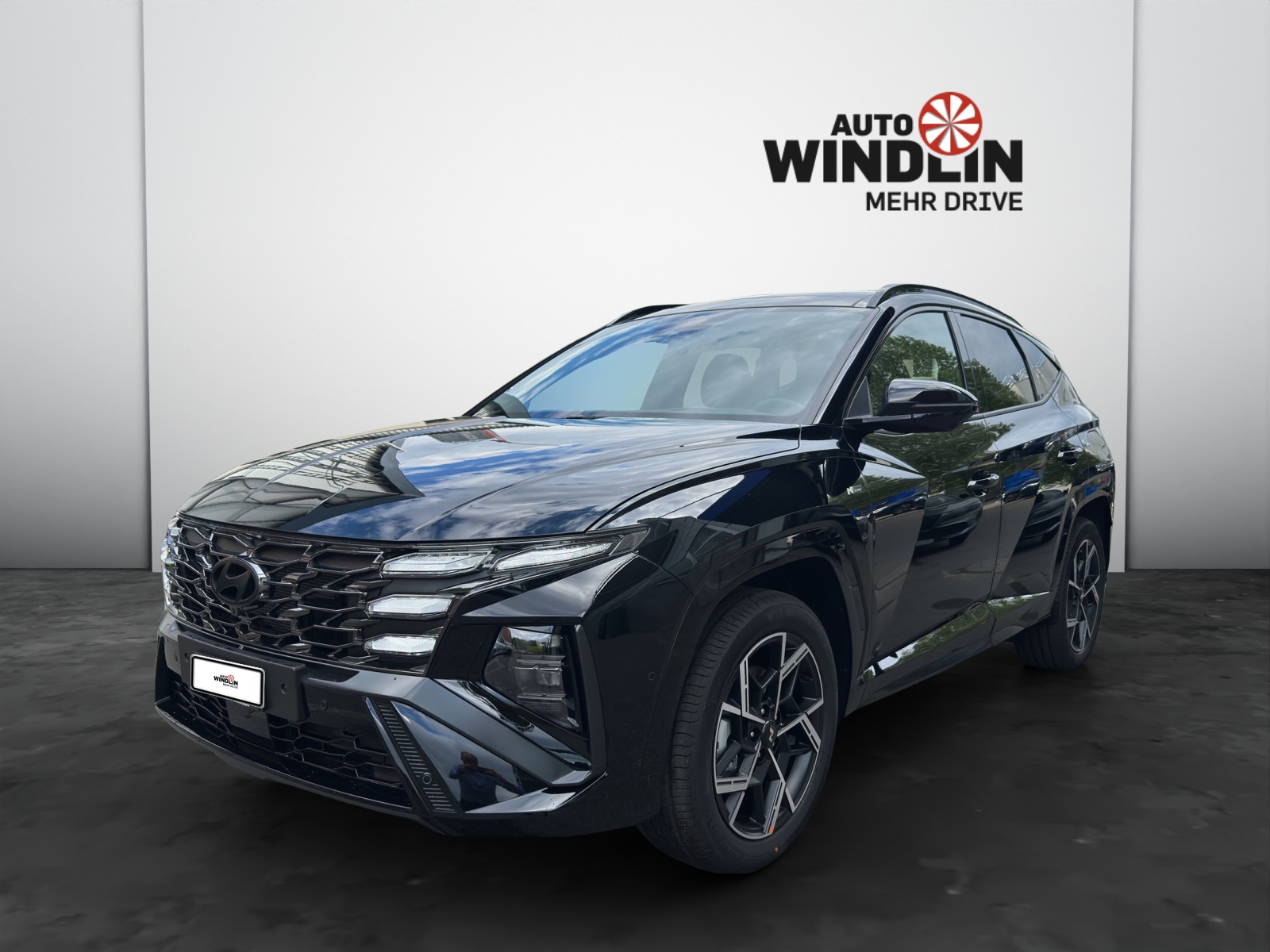 HYUNDAI Tucson 1.6 T-GDi HEV N-Line Sunroof 4WD MY26-showroom-element-1
