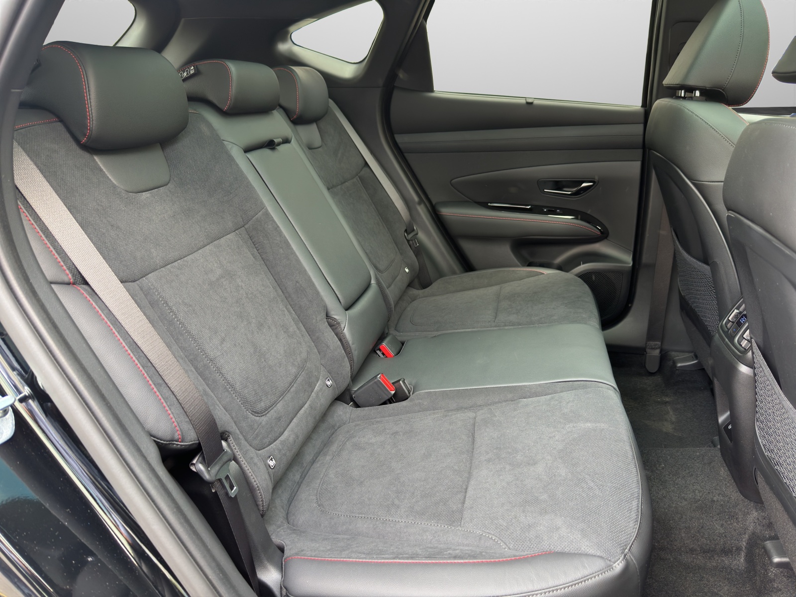 HYUNDAI Tucson 1.6 T-GDi HEV N-Line Sunroof 4WD MY26-image-13
