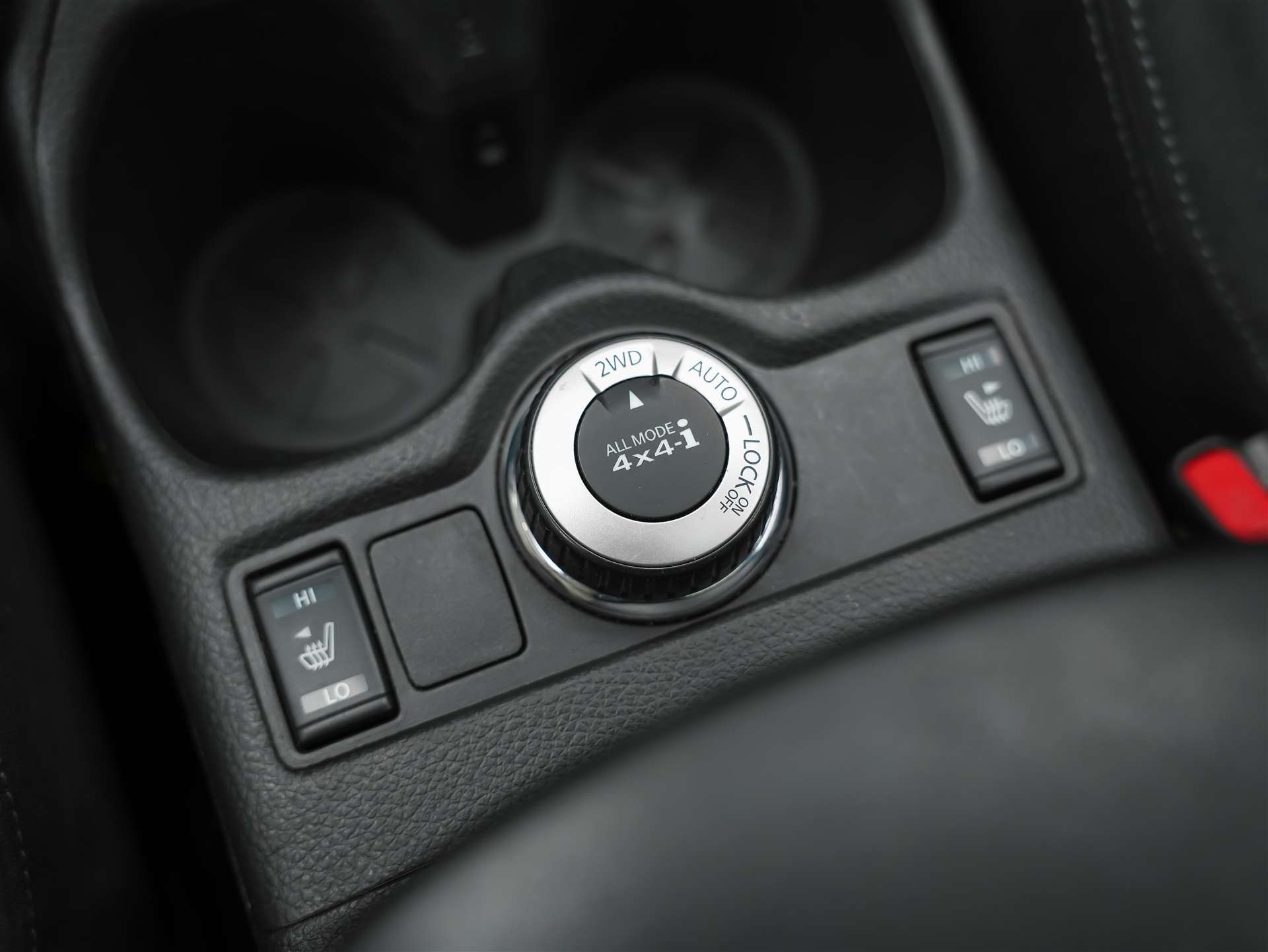 NISSAN X-Trail 2.0 dCi N-Vision 4x4 *Panorama*360° Kamera*Navigationssystem*-image-24
