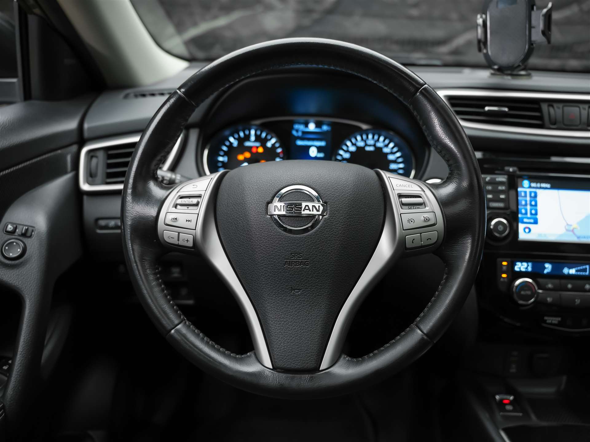 NISSAN X-Trail 2.0 dCi N-Vision 4x4 *Panorama*360° Kamera*Navigationssystem*-image-19