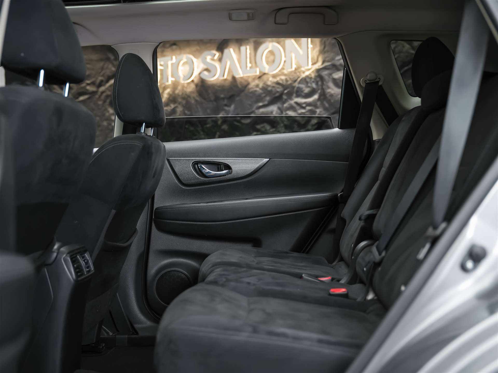 NISSAN X-Trail 2.0 dCi N-Vision 4x4 *Panorama*360° Kamera*Navigationssystem*-image-13
