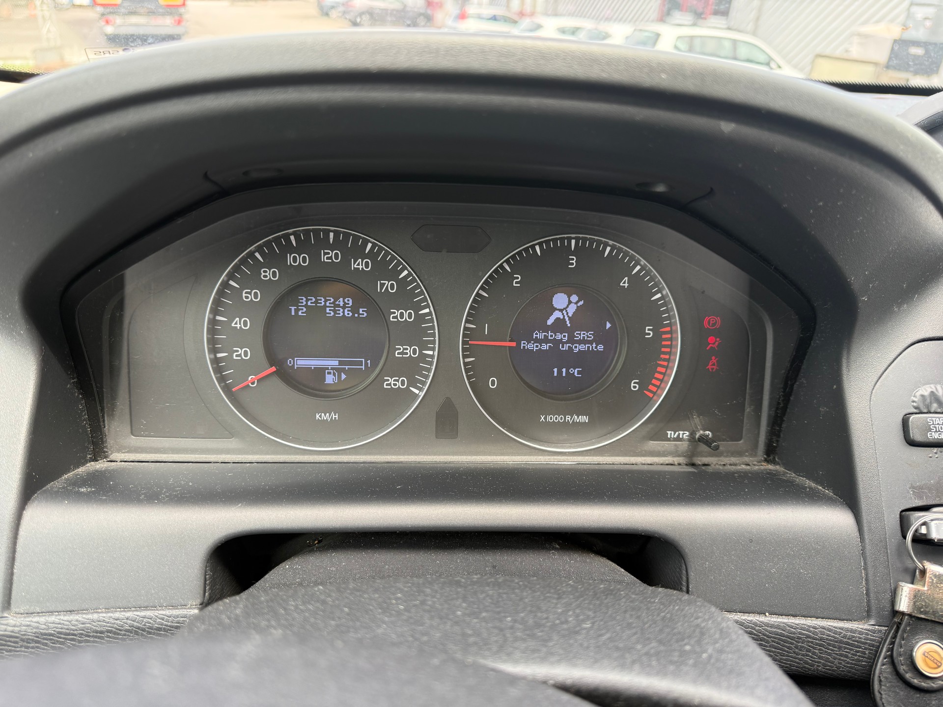 VOLVO XC60 2.4D AWD Geartronic-image-9