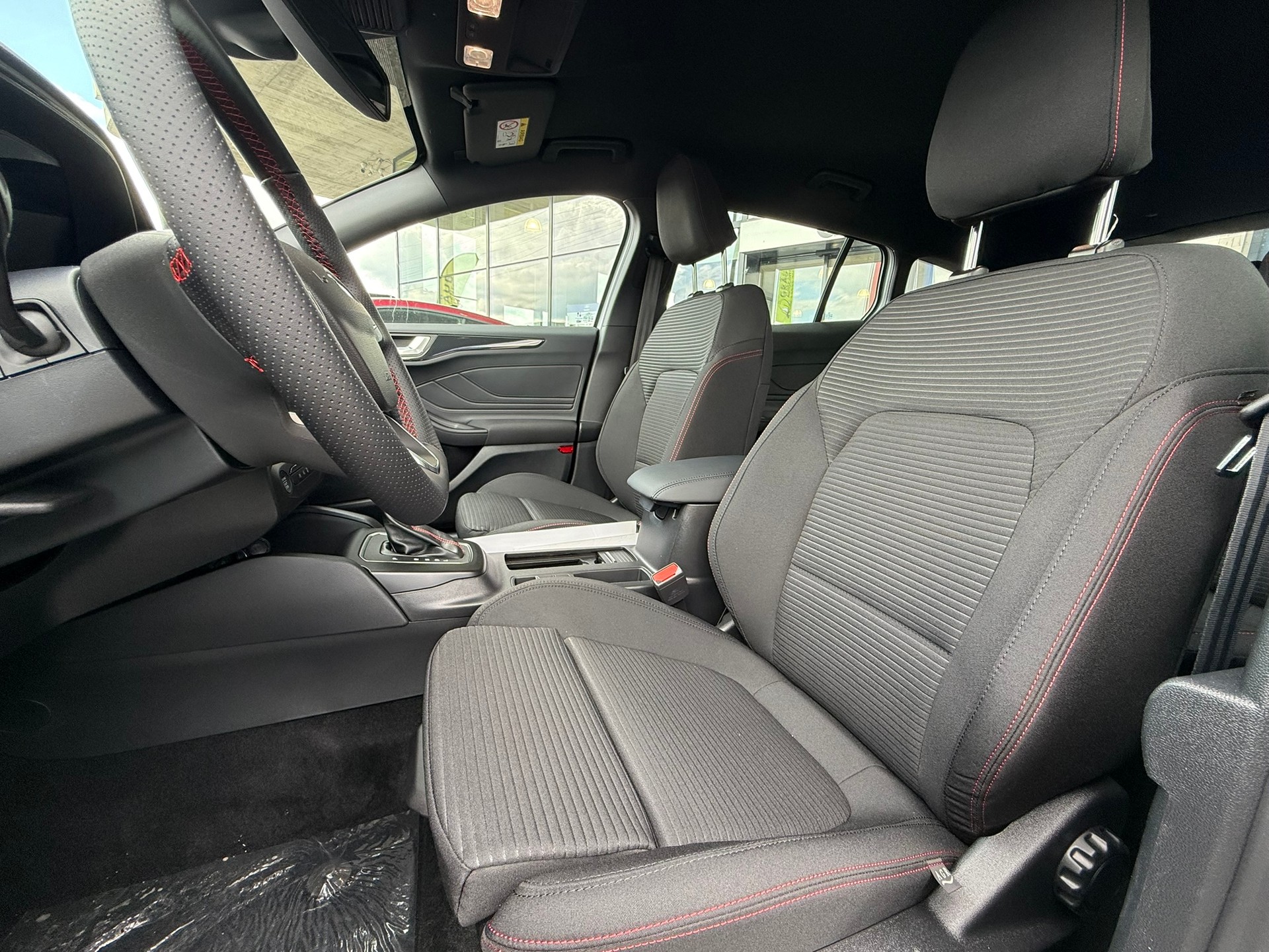 FORD Focus 1.0 MHEV ST-Line Automat-image-6
