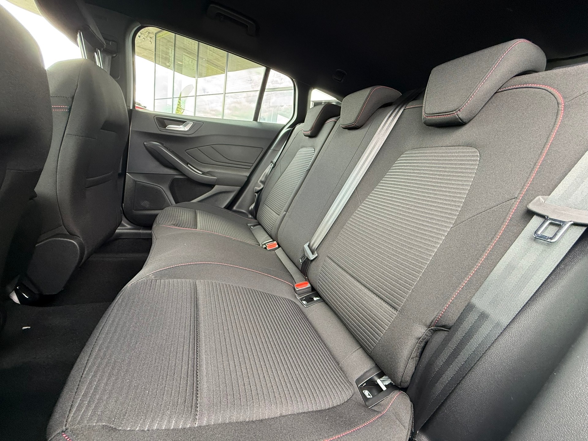 FORD Focus 1.0 MHEV ST-Line Automat-image-7