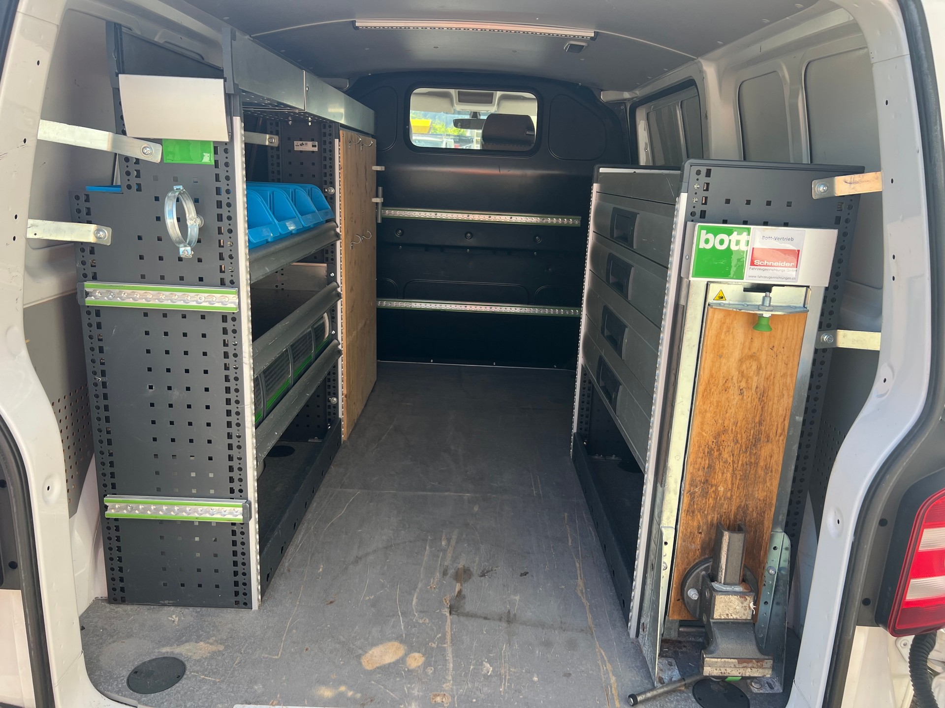 VW T6 2.0 TDI 4Motion Inkl. Innenausbau!-image-9