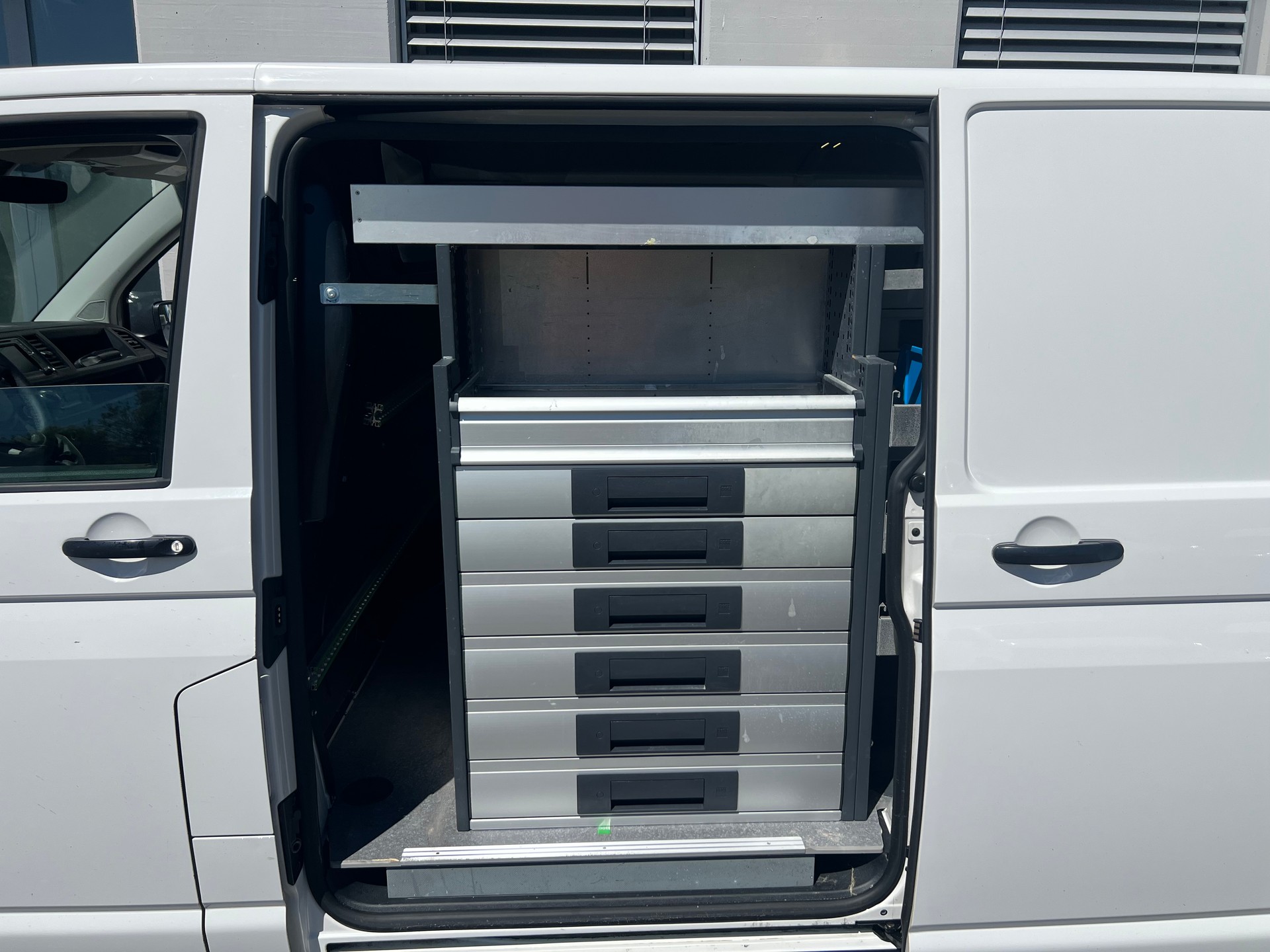 VW T6 2.0 TDI 4Motion Inkl. Innenausbau!-image-12