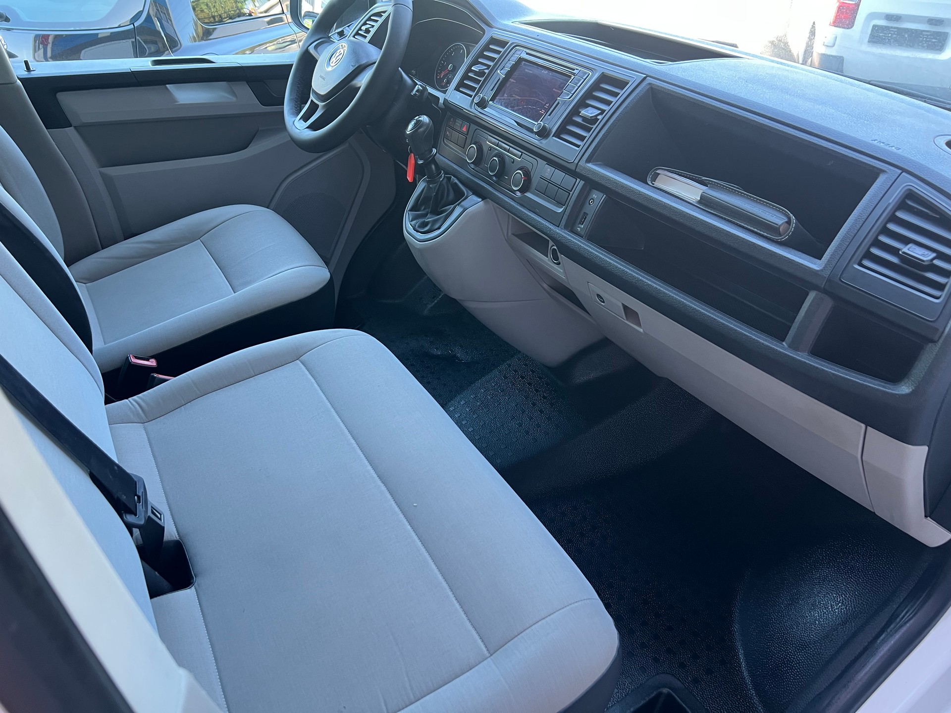 VW T6 2.0 TDI 4Motion Inkl. Innenausbau!-image-8