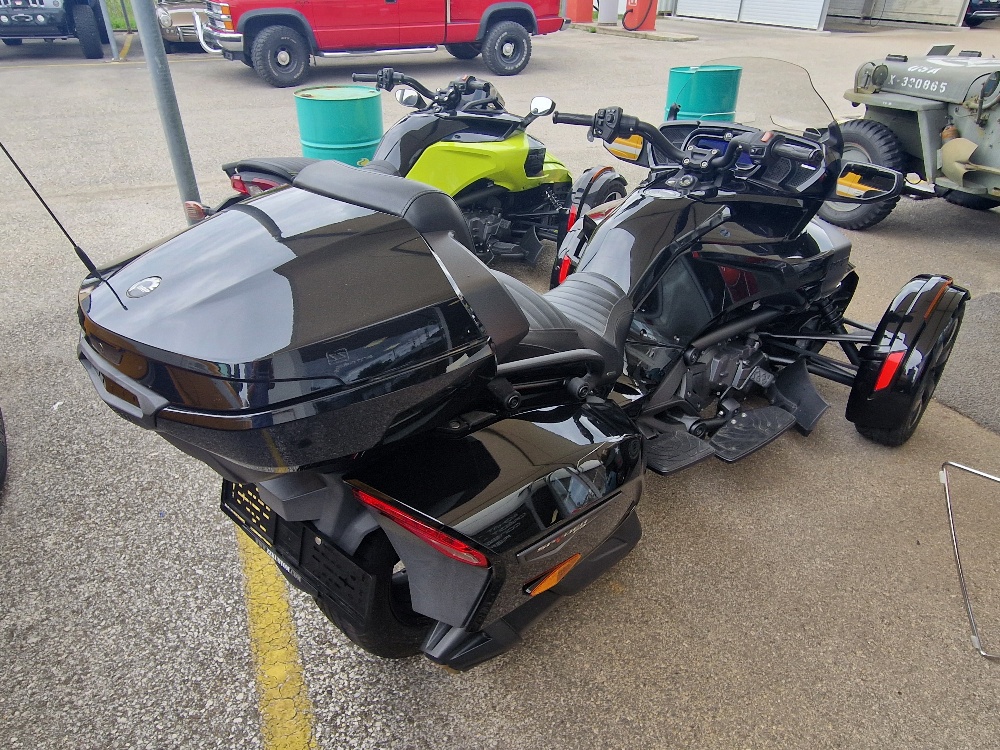 CAN-AM Spyder F3-LTD SE6-image-4