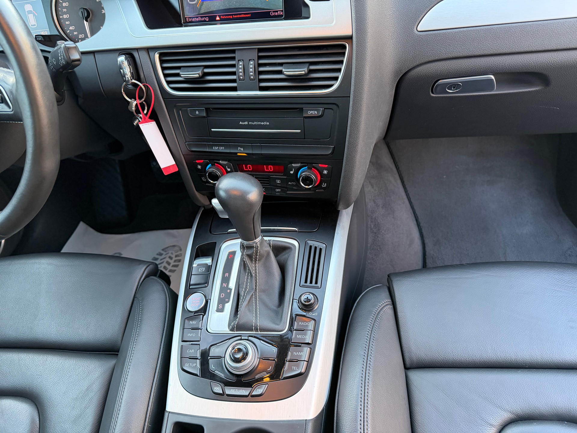 AUDI S4 Avant 3.0 TFSI quattro S-tronic-image-17