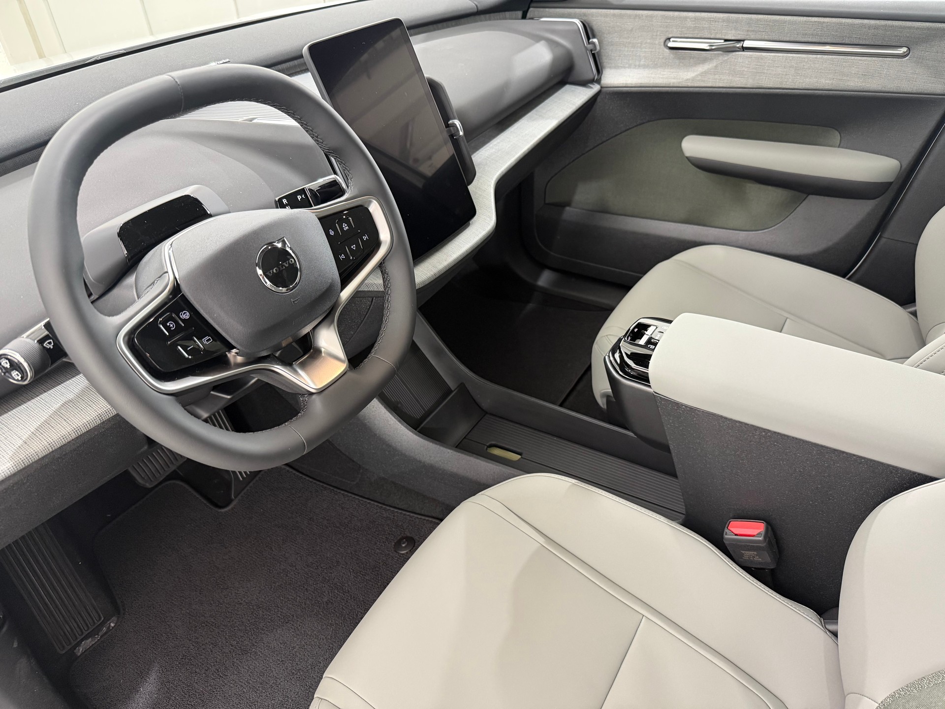 VOLVO EX 30 E60 Twin Ultra Performanc-image-14