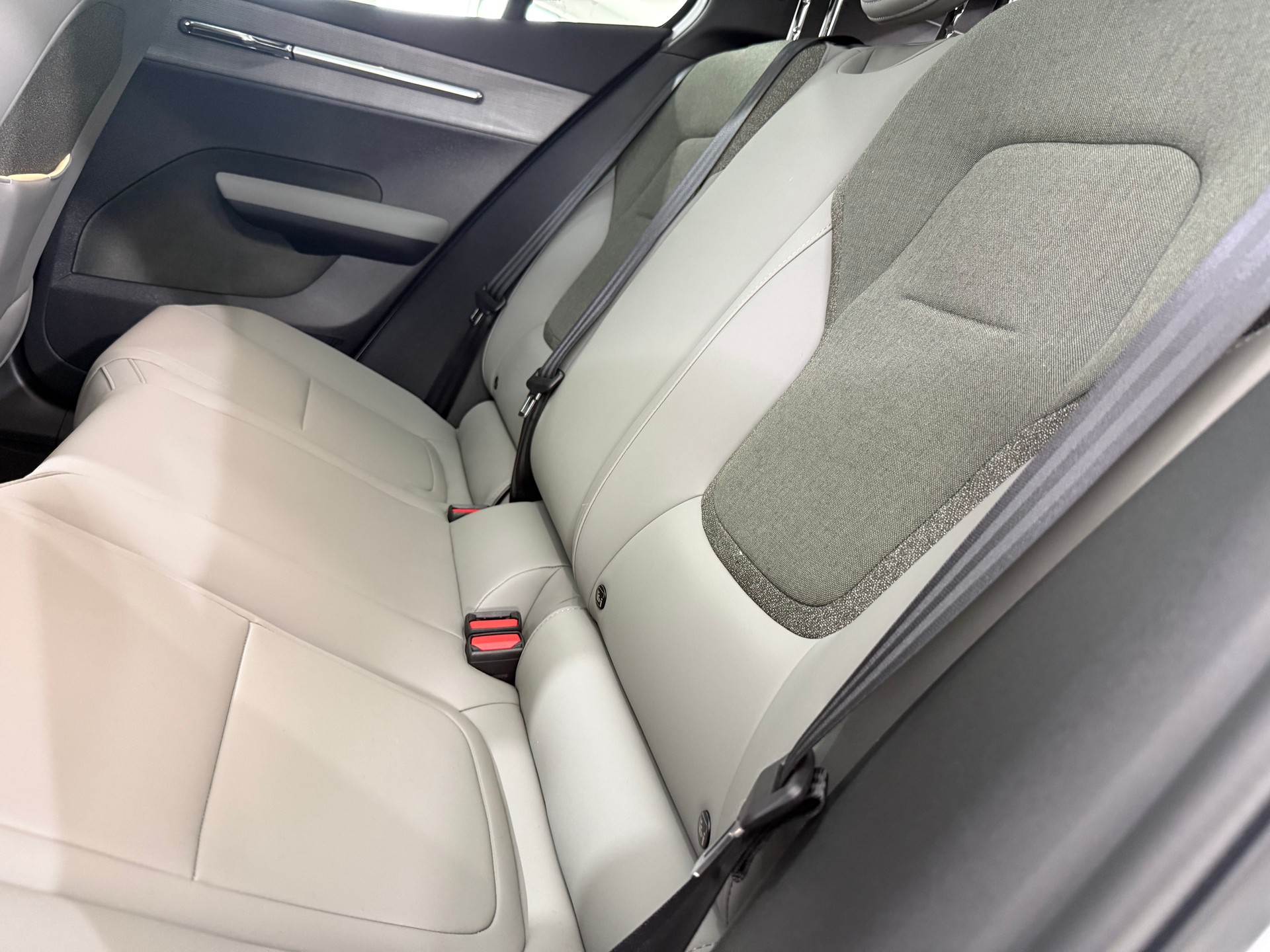 VOLVO EX 30 E60 Twin Ultra Performanc-image-6