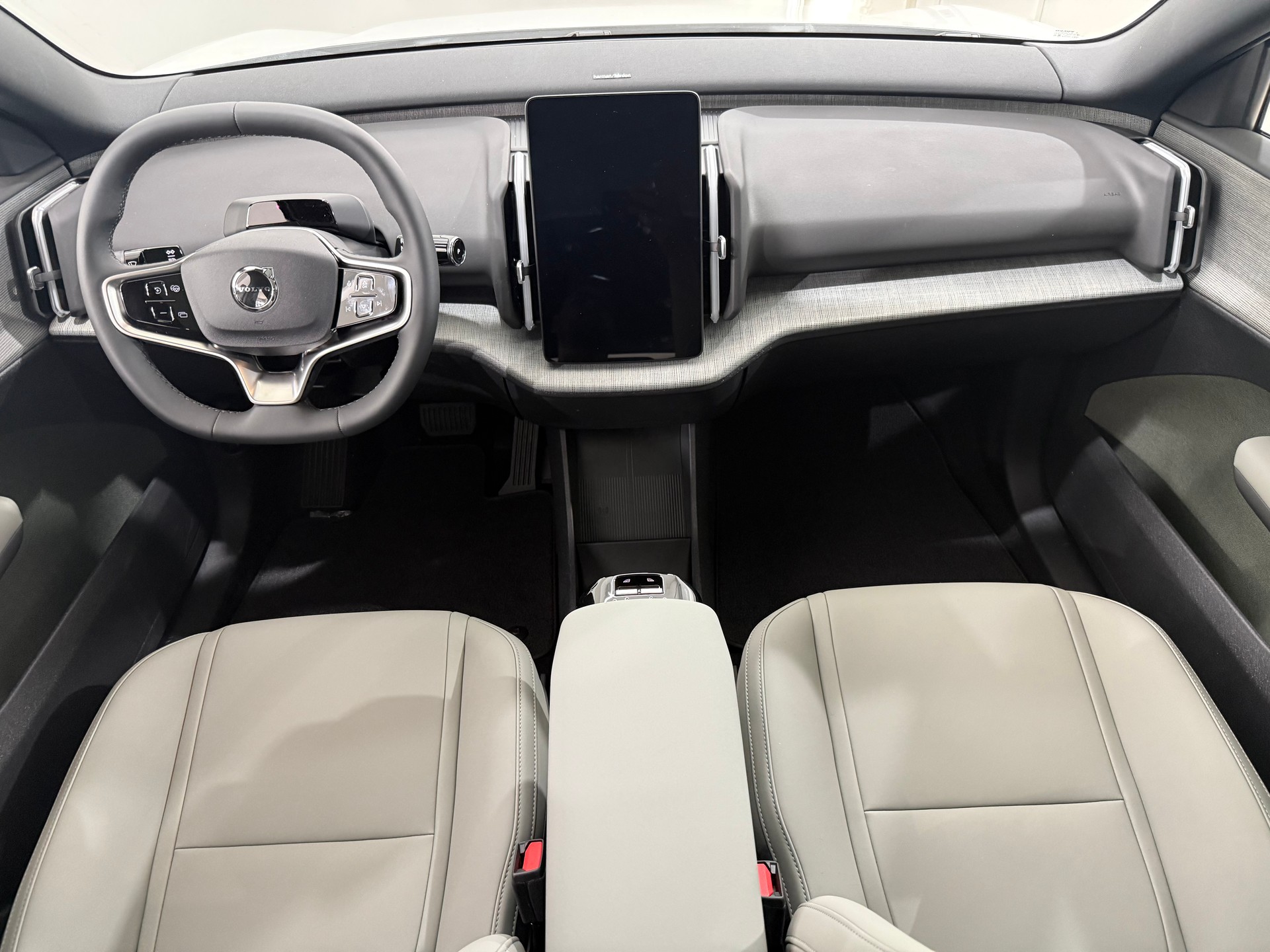 VOLVO EX 30 E60 Twin Ultra Performanc-image-4