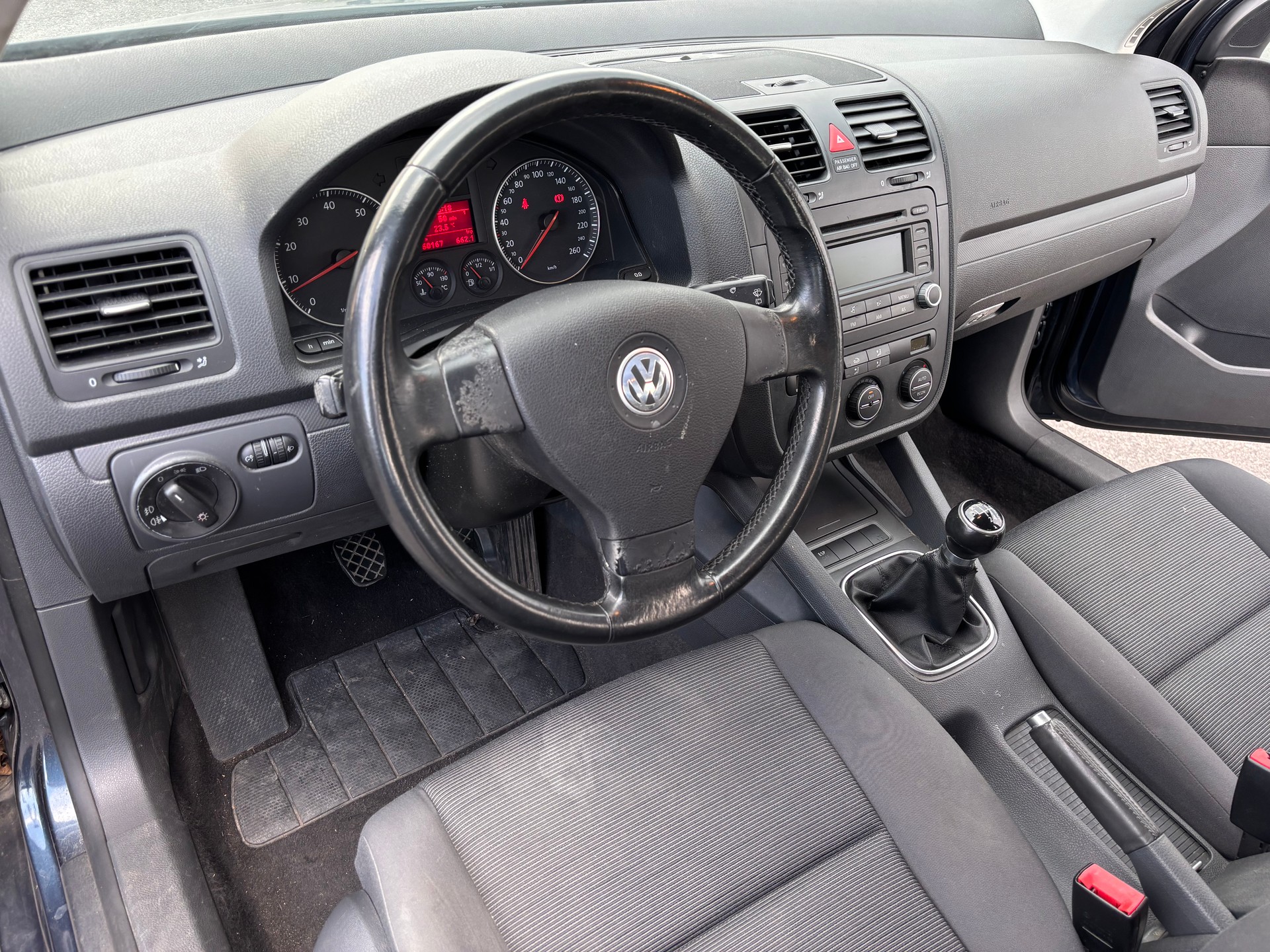 VW Golf 1.6 FSI Comfortline-image-11