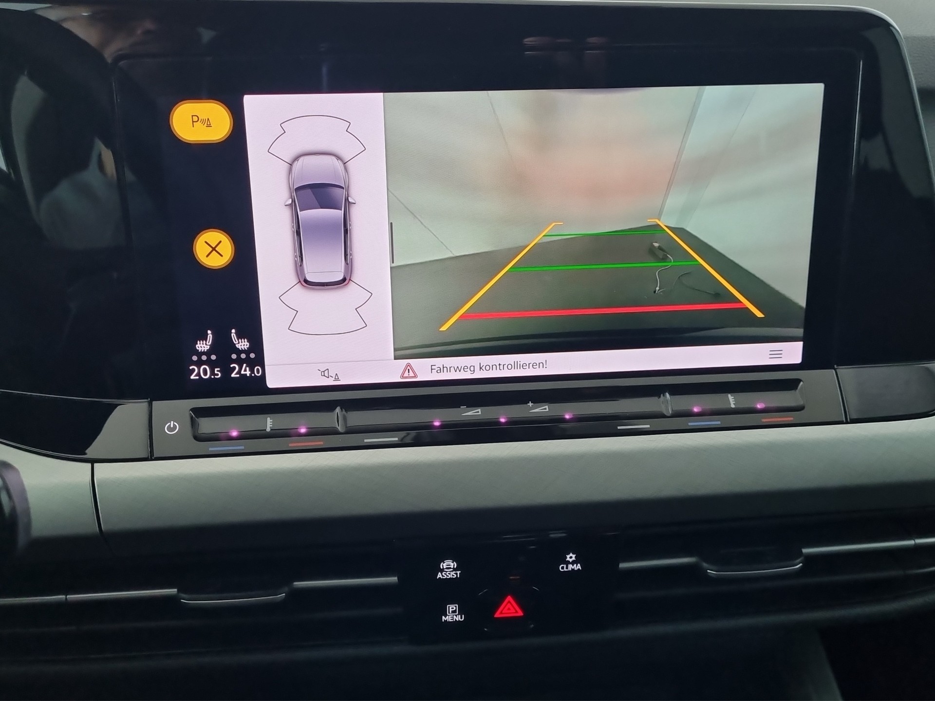 VW Golf 8 1.0 eTSI Life DSG-image-13