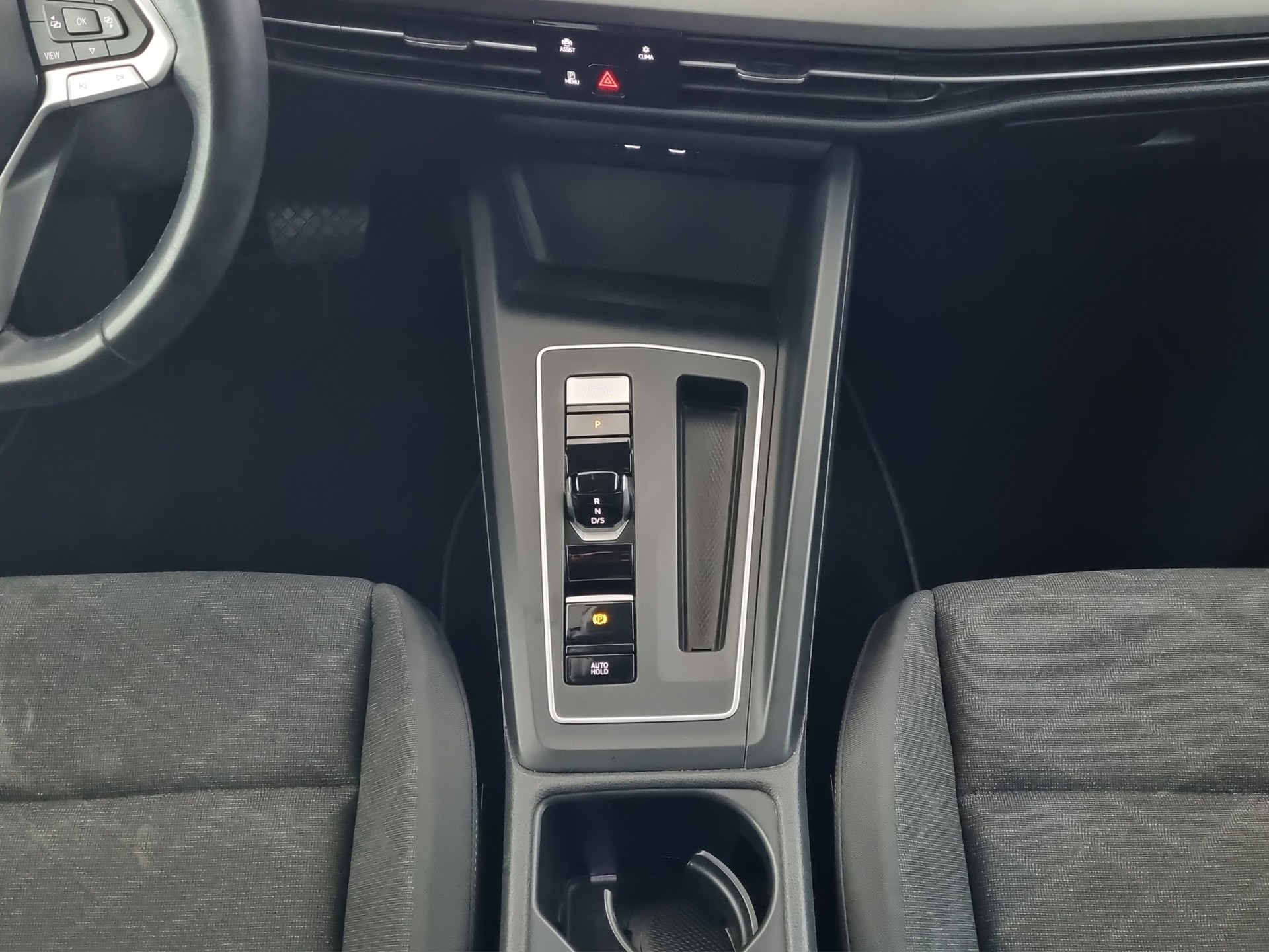 VW Golf 8 1.0 eTSI Life DSG-image-9
