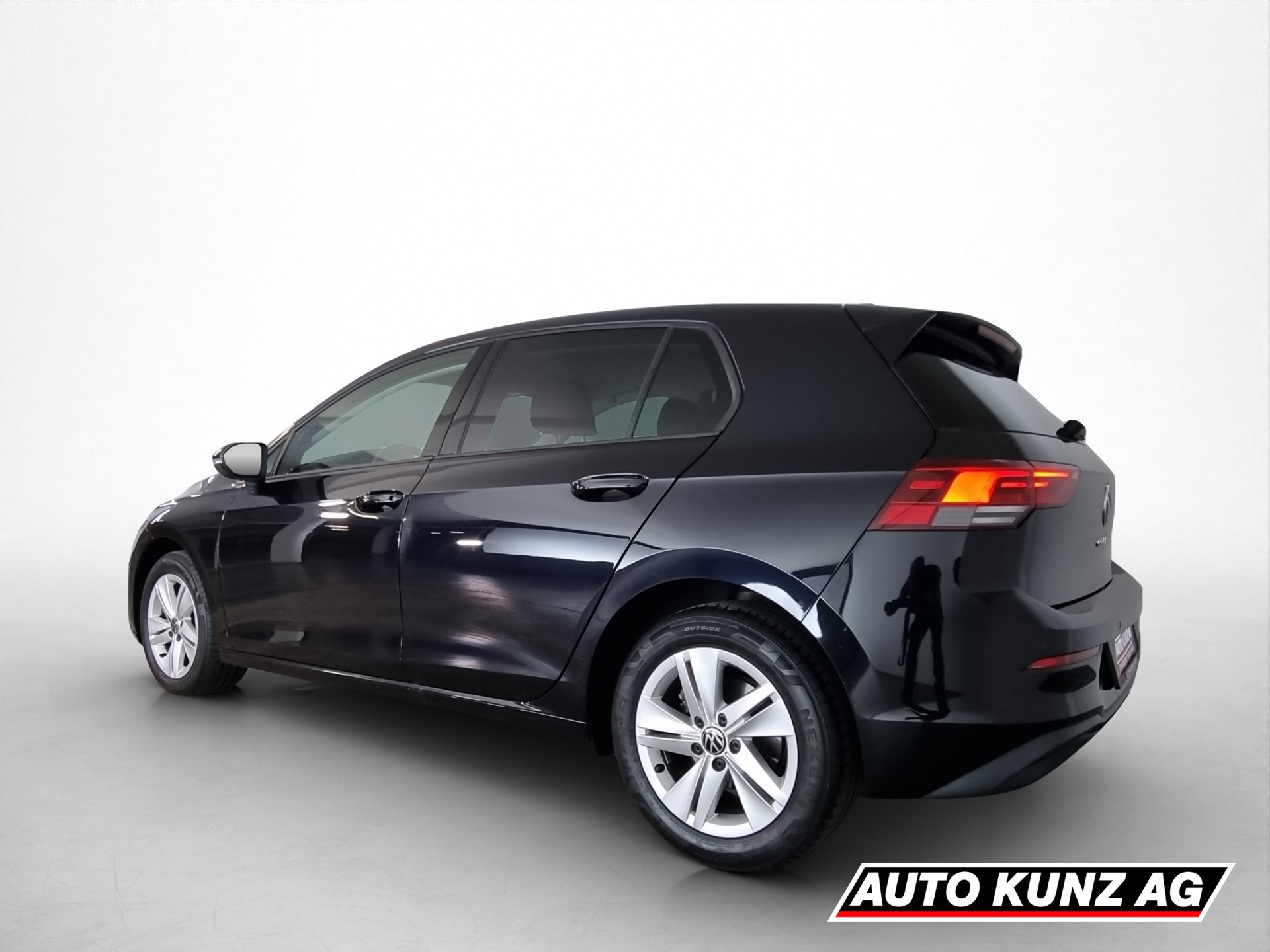 VW Golf 8 1.0 eTSI Life DSG-showroom-element-3