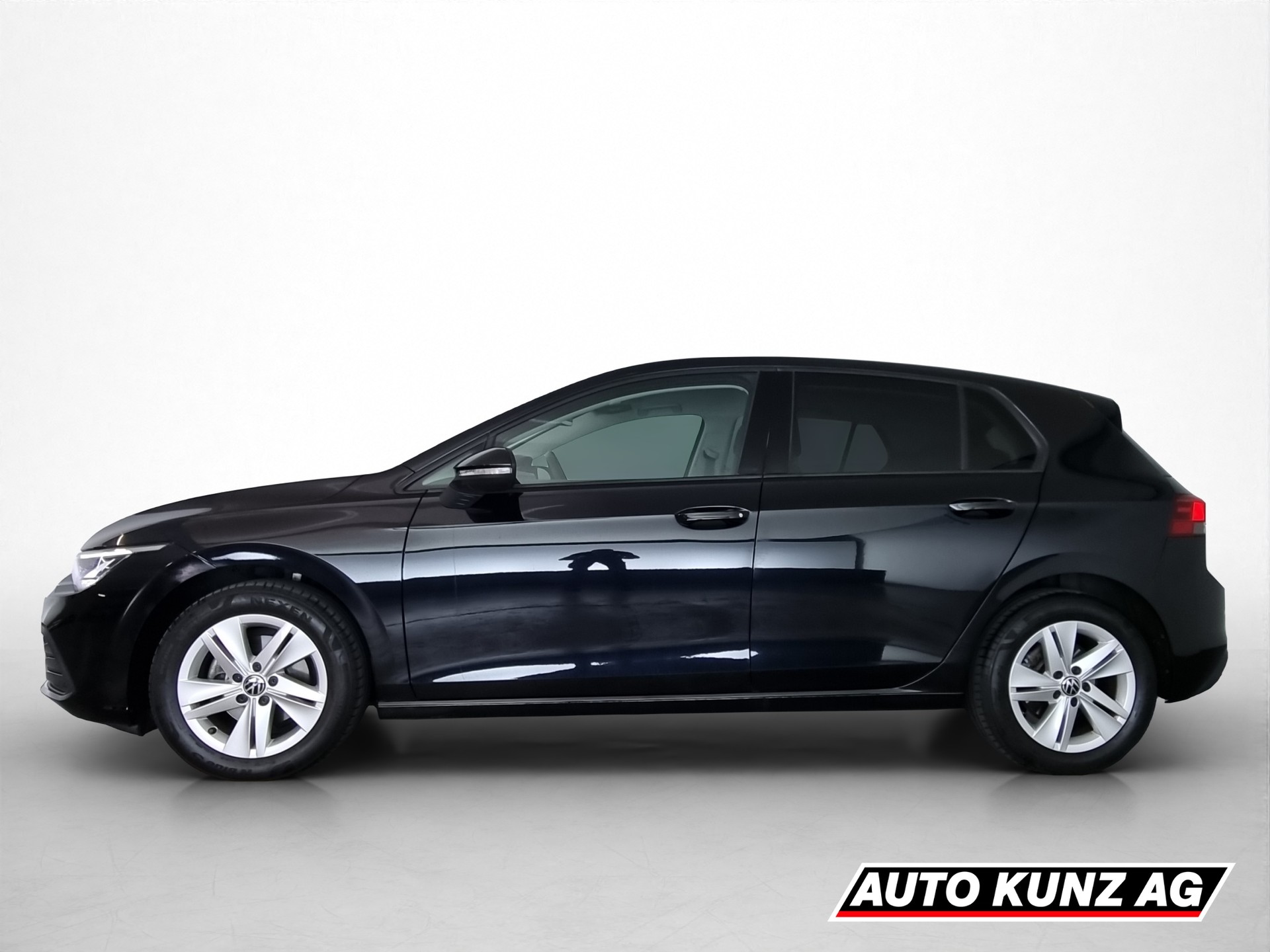 VW Golf 8 1.0 eTSI Life DSG-showroom-element-2