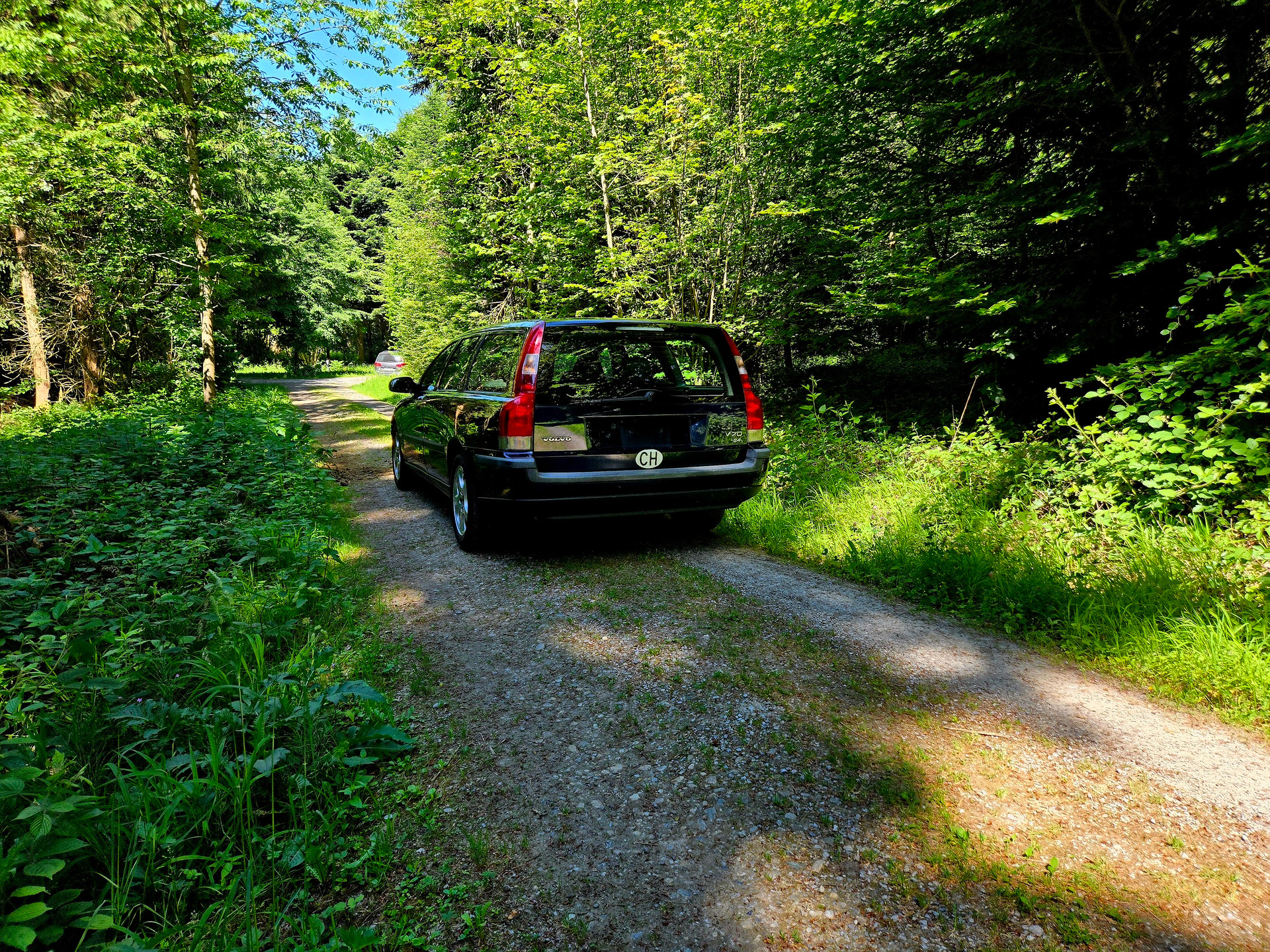 VOLVO V70 2.4-image-1