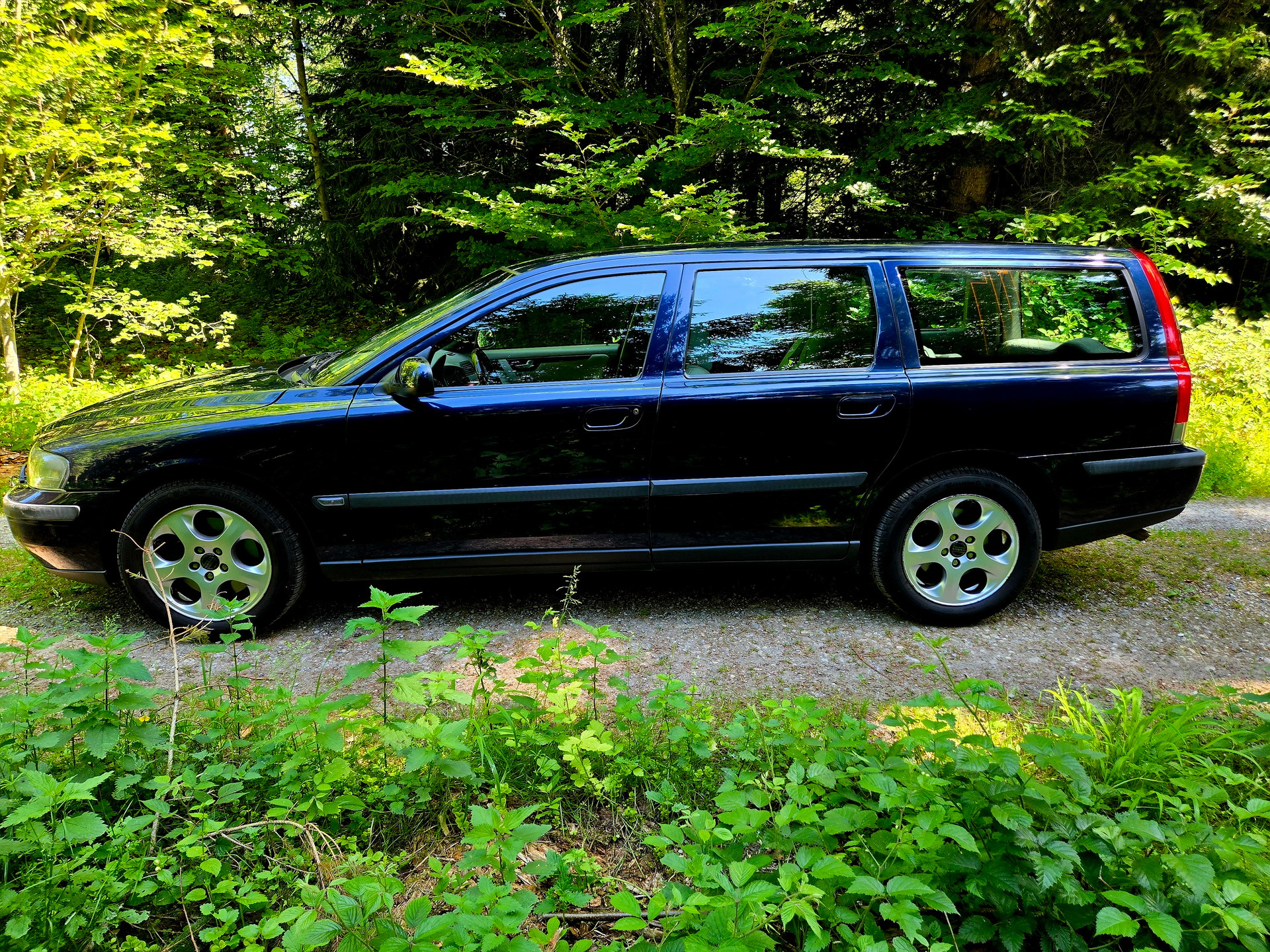 VOLVO V70 2.4-image-10