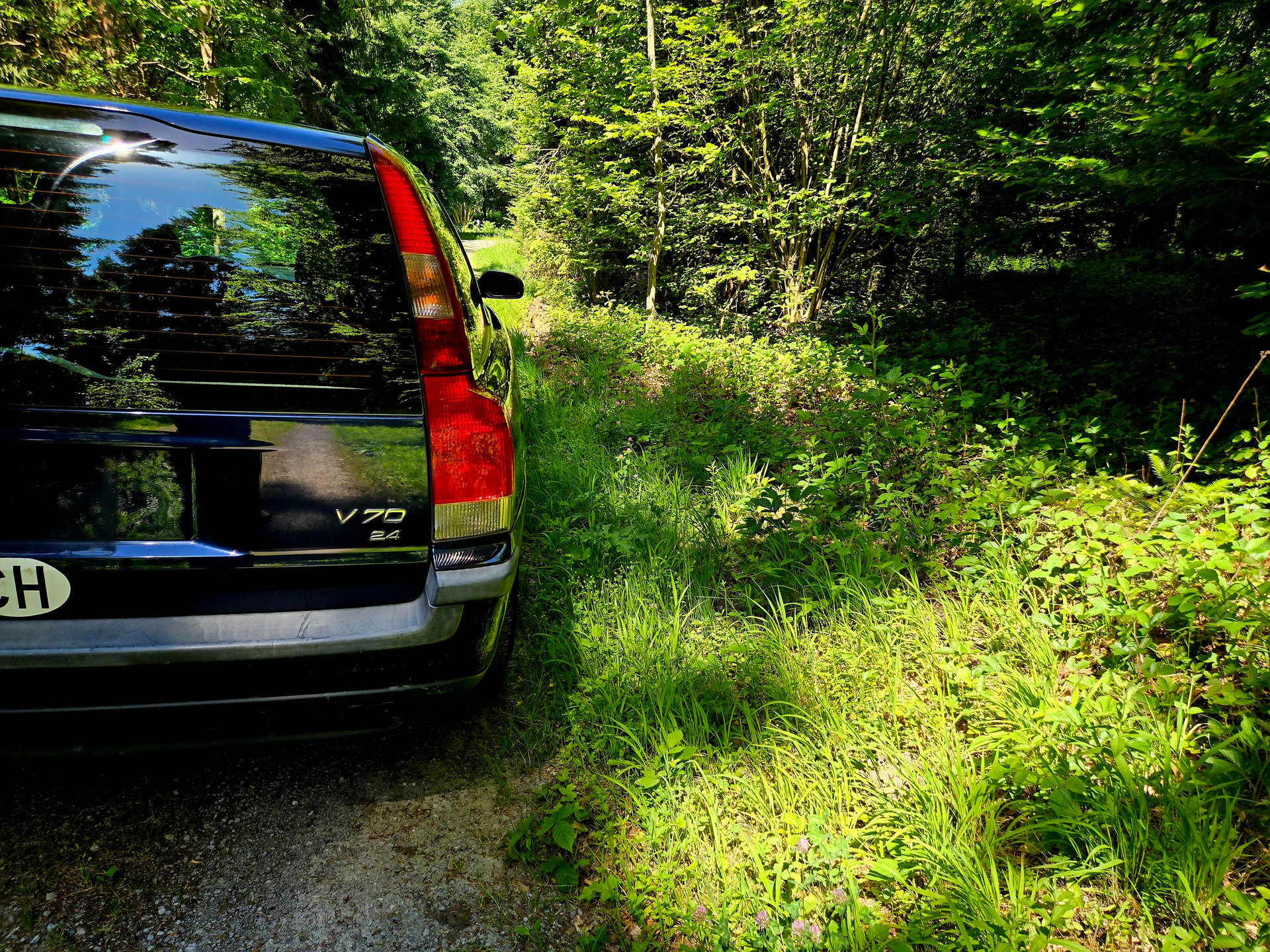 VOLVO V70 2.4-image-2