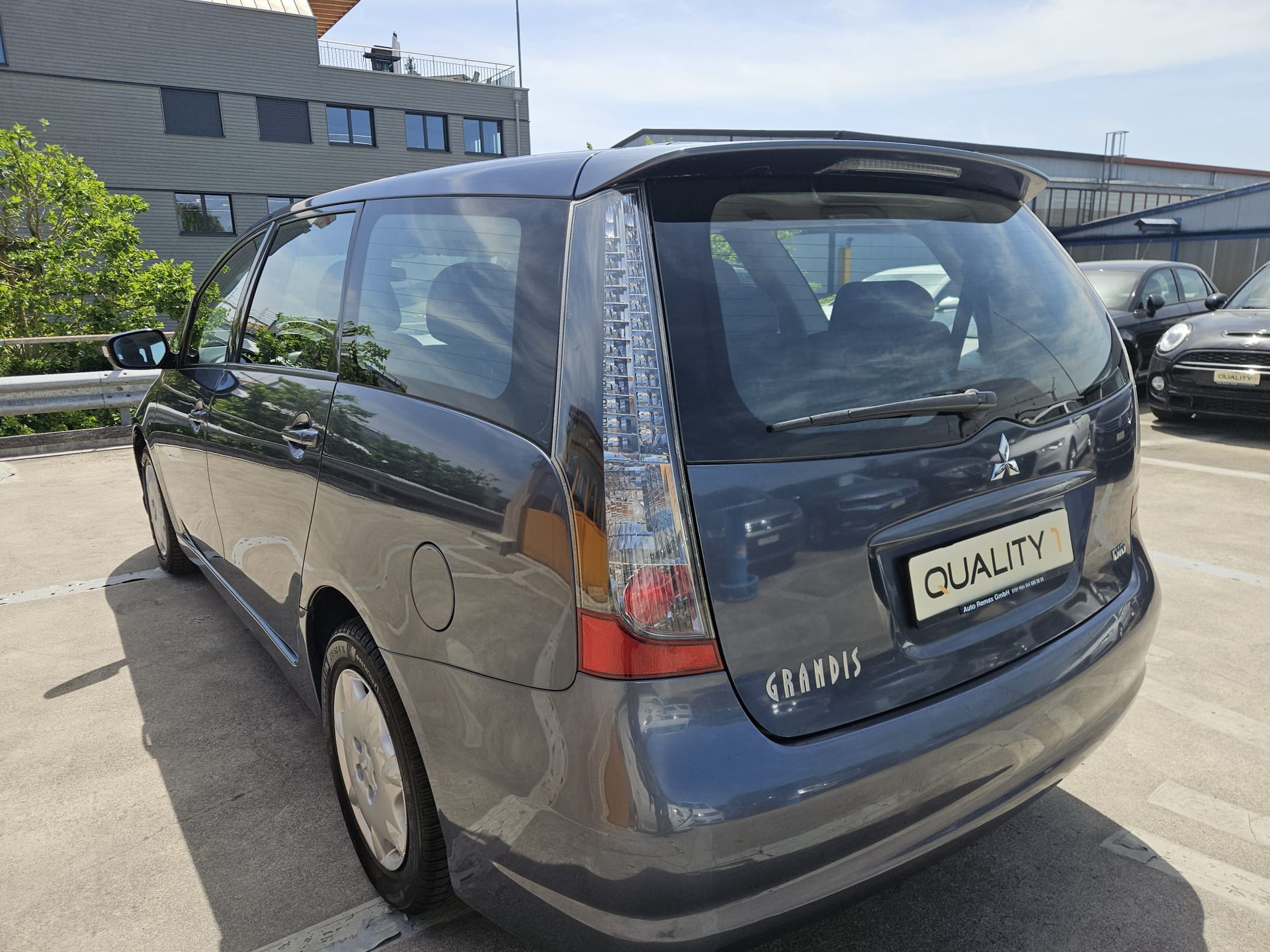 MITSUBISHI Grandis 2.0 16V DID Celebration 30-showroom-element-2