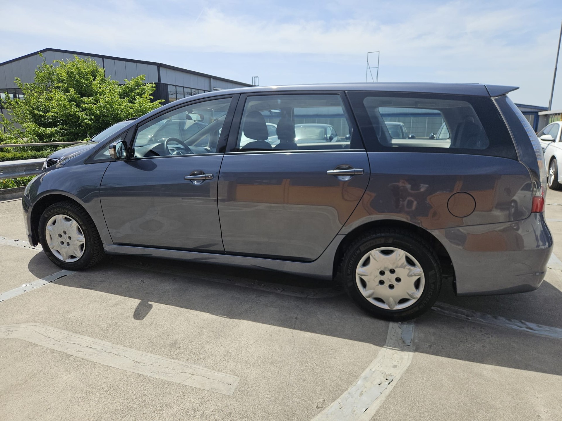 MITSUBISHI Grandis 2.0 16V DID Celebration 30-showroom-element-1