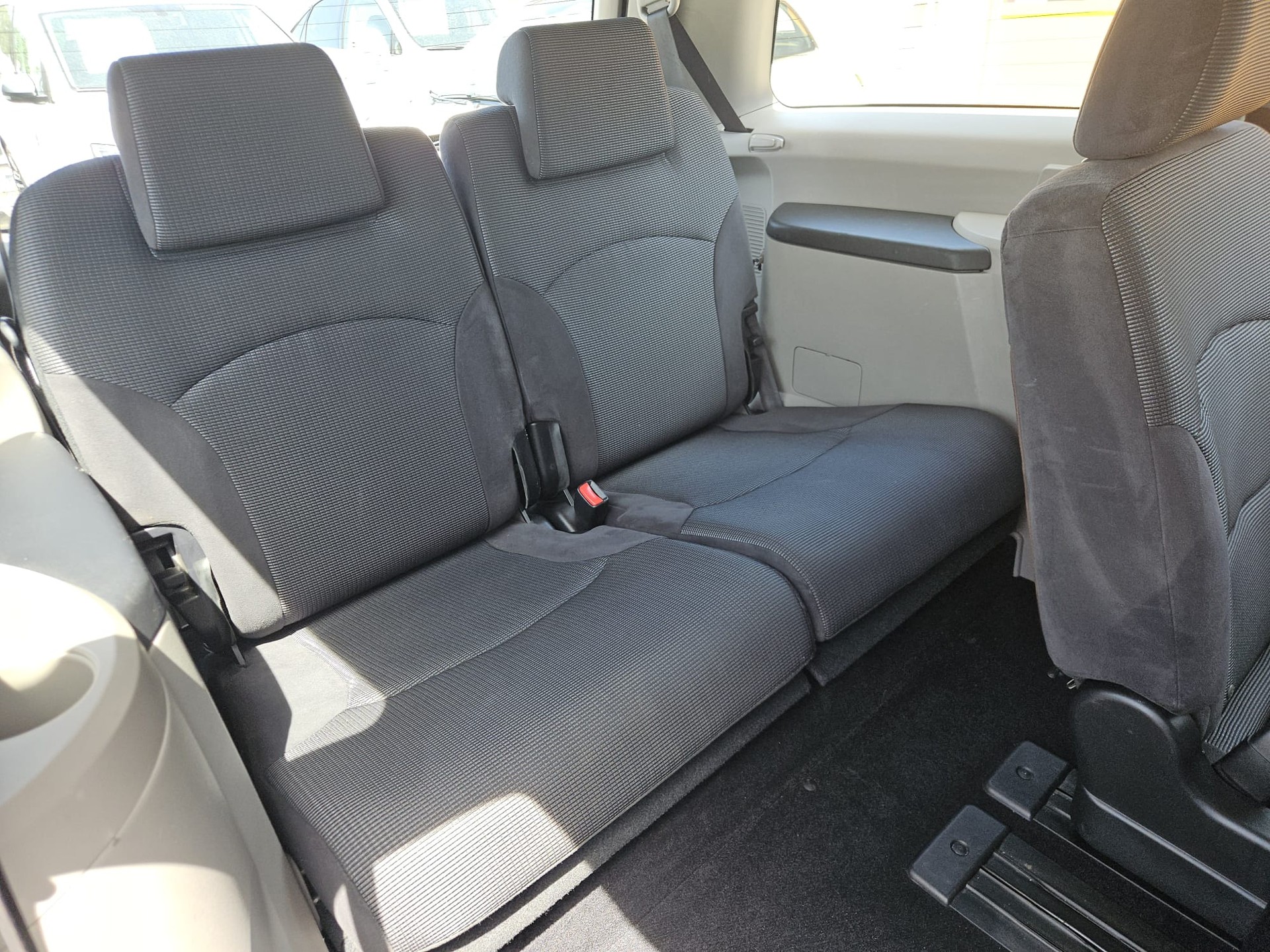 MITSUBISHI Grandis 2.0 16V DID Celebration 30-image-11