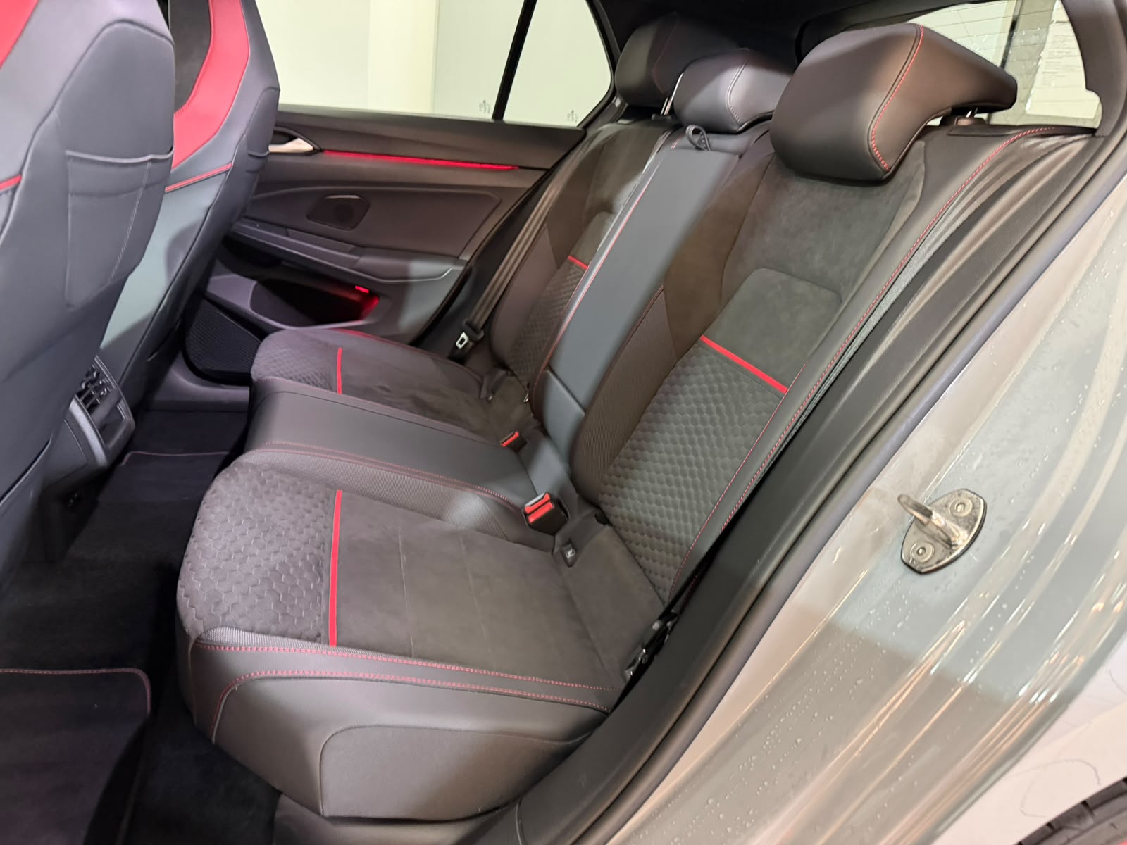 VW Golf 2.0 TSI GTI Clubsport 45 DSG-image-9