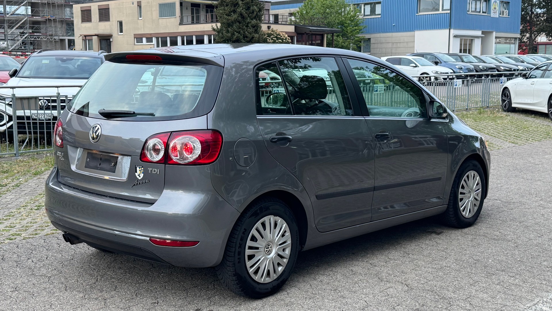 VW Golf Plus 2.0 TDI Trendline DSG-image-4