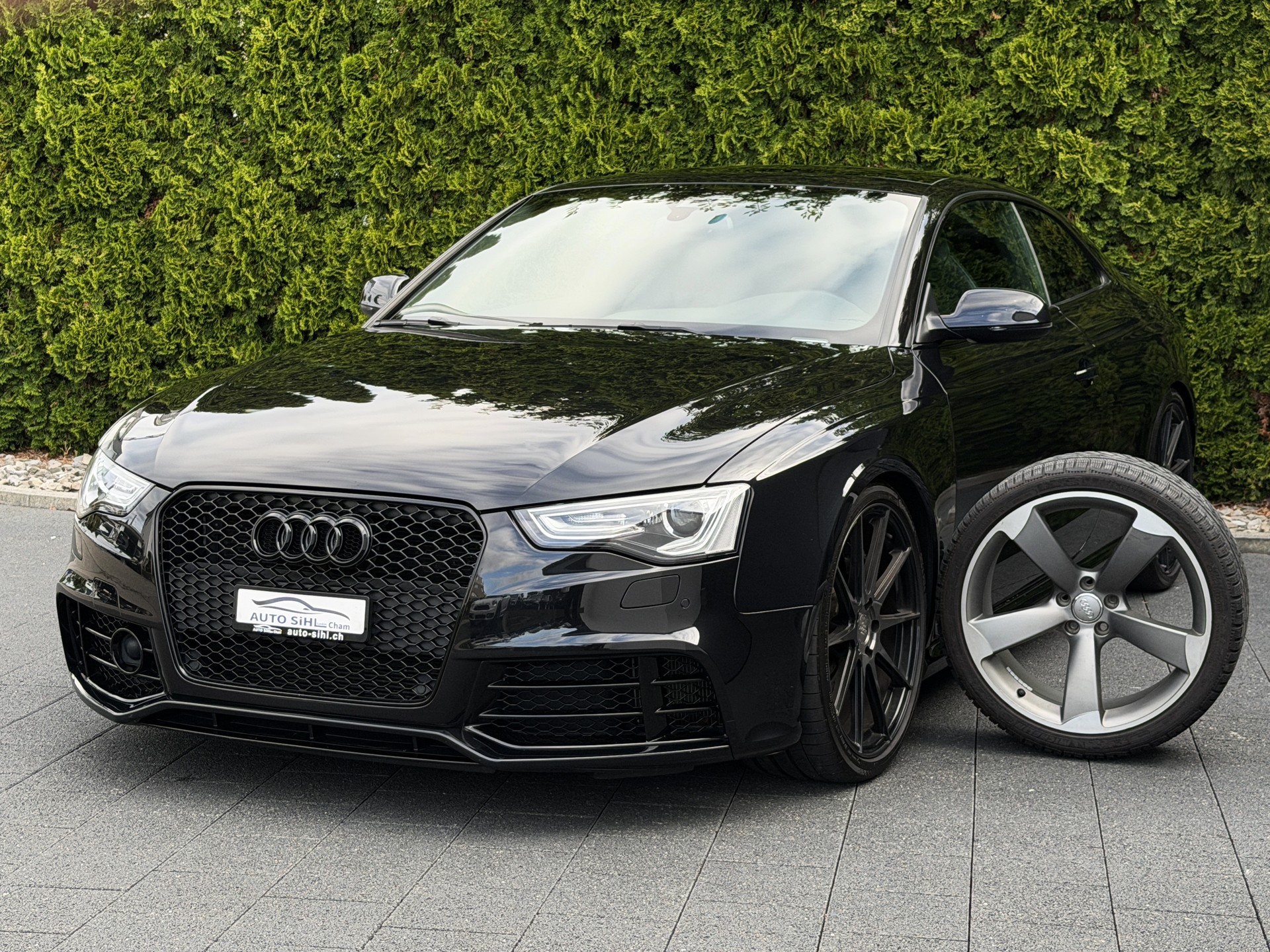AUDI RS5 Coupé 4.2 FSI quattro S-tronic / CH-Fahrzeug / Aus 1.Hand-showroom-element-3