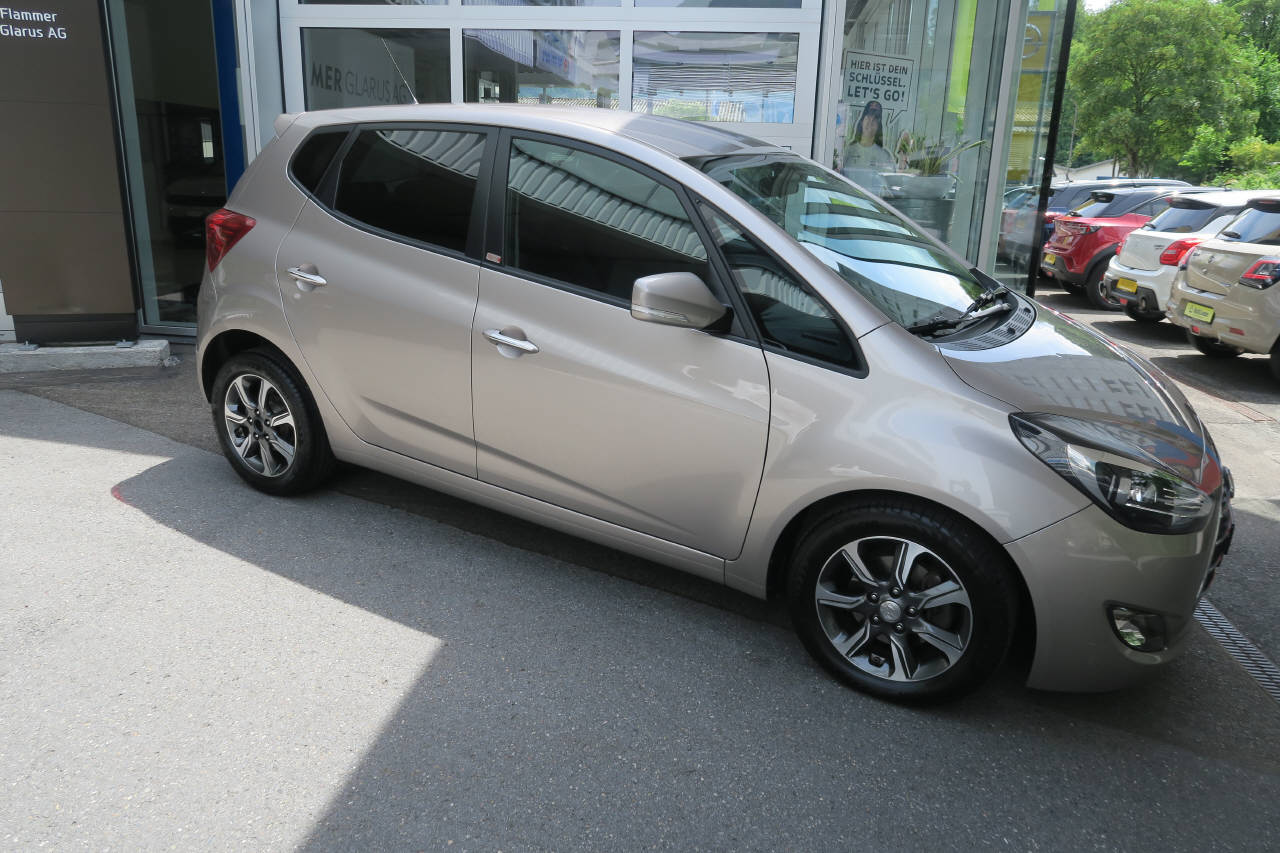 HYUNDAI ix20 1.6 Amplia-showroom-element-1