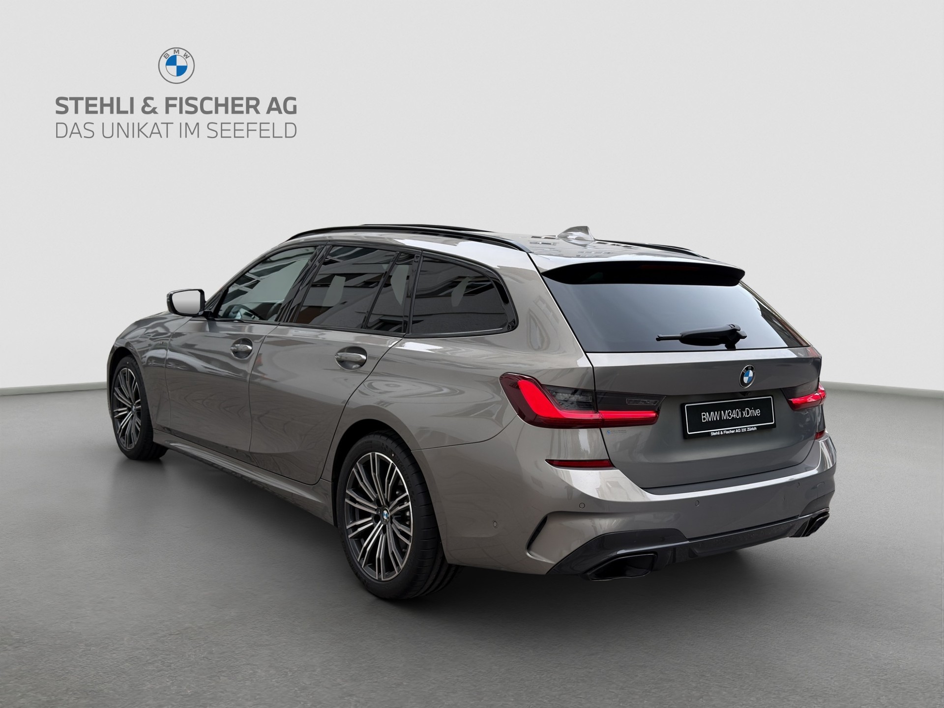 BMW M340i xDrive 48V Touring Steptronic-showroom-element-1