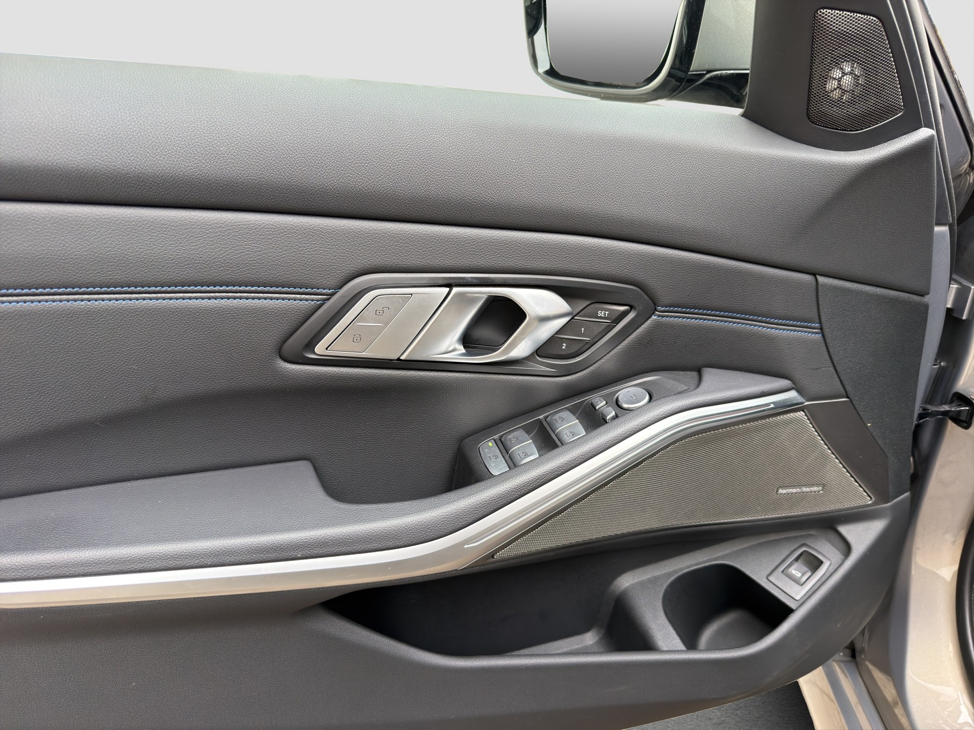 BMW M340i xDrive 48V Touring Steptronic-image-10