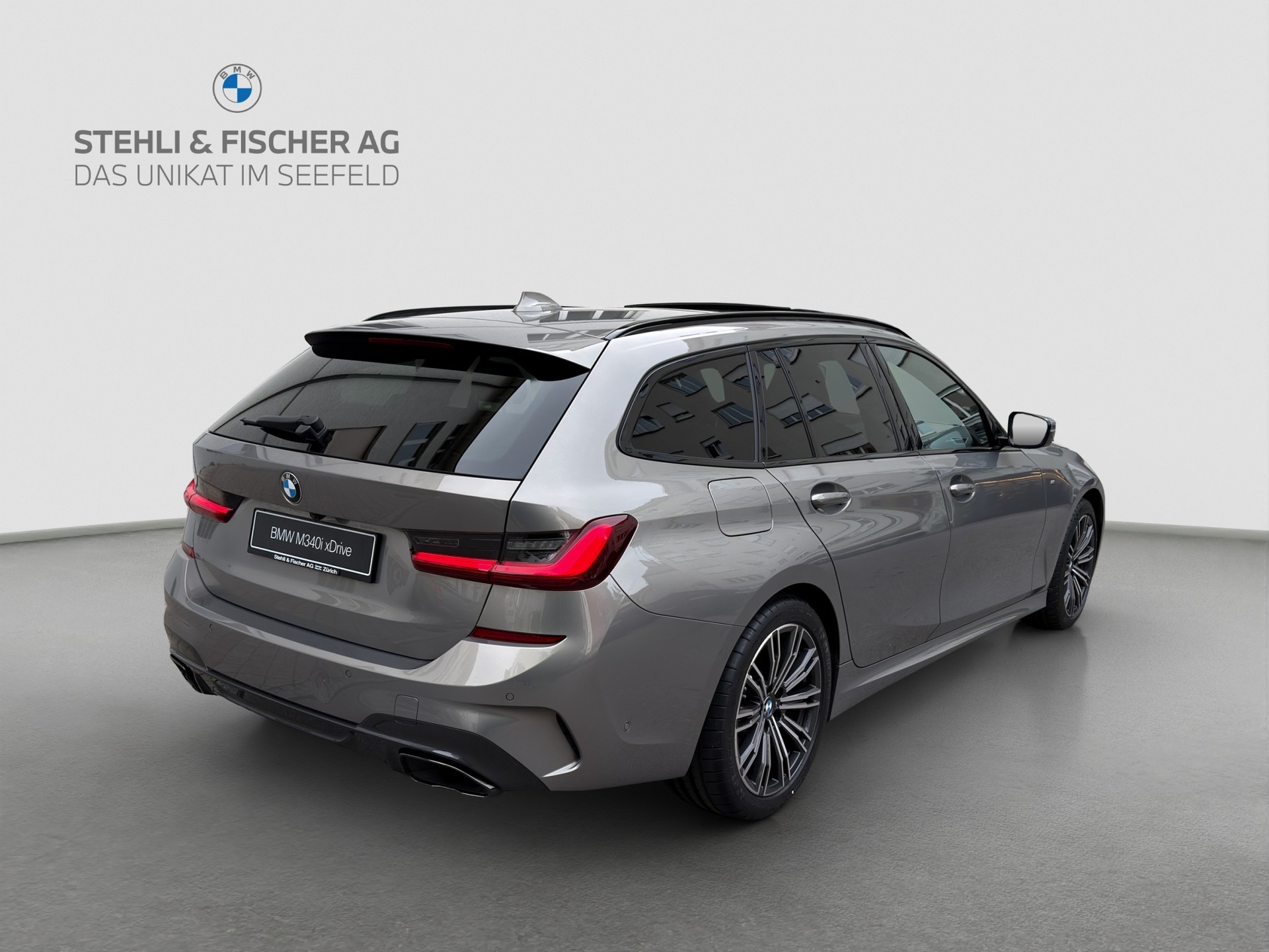 BMW M340i xDrive 48V Touring Steptronic-showroom-element-2