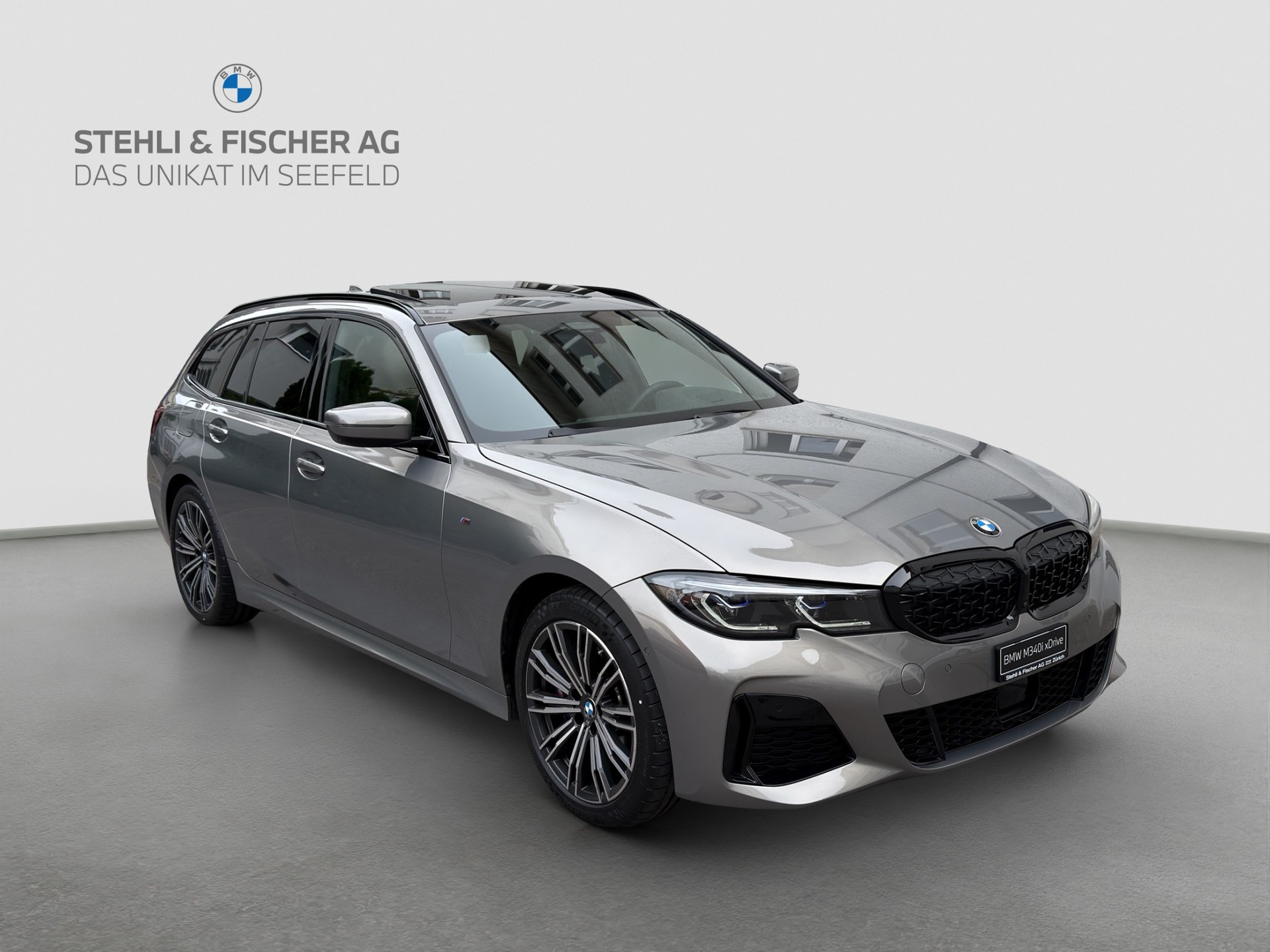 BMW M340i xDrive 48V Touring Steptronic-showroom-element-3
