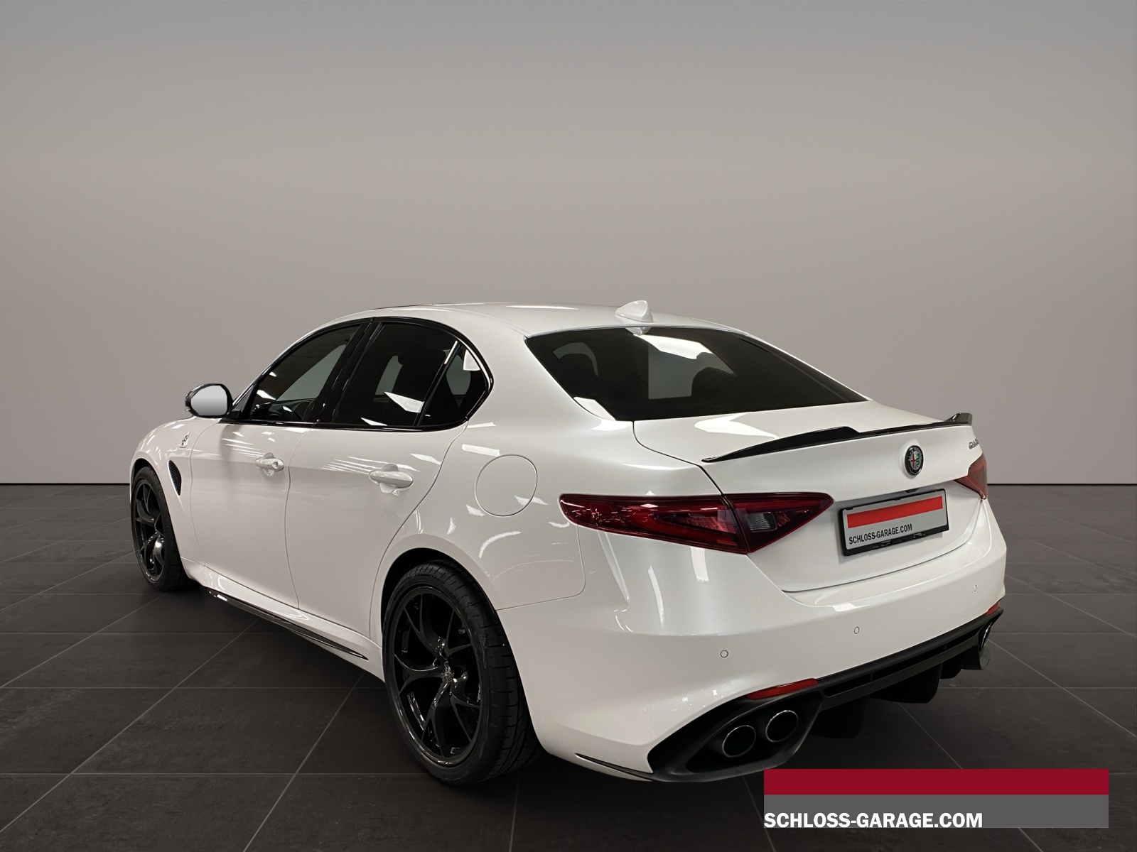 ALFA ROMEO Giulia 2.9 V6 Biturbo Quad-showroom-element-3