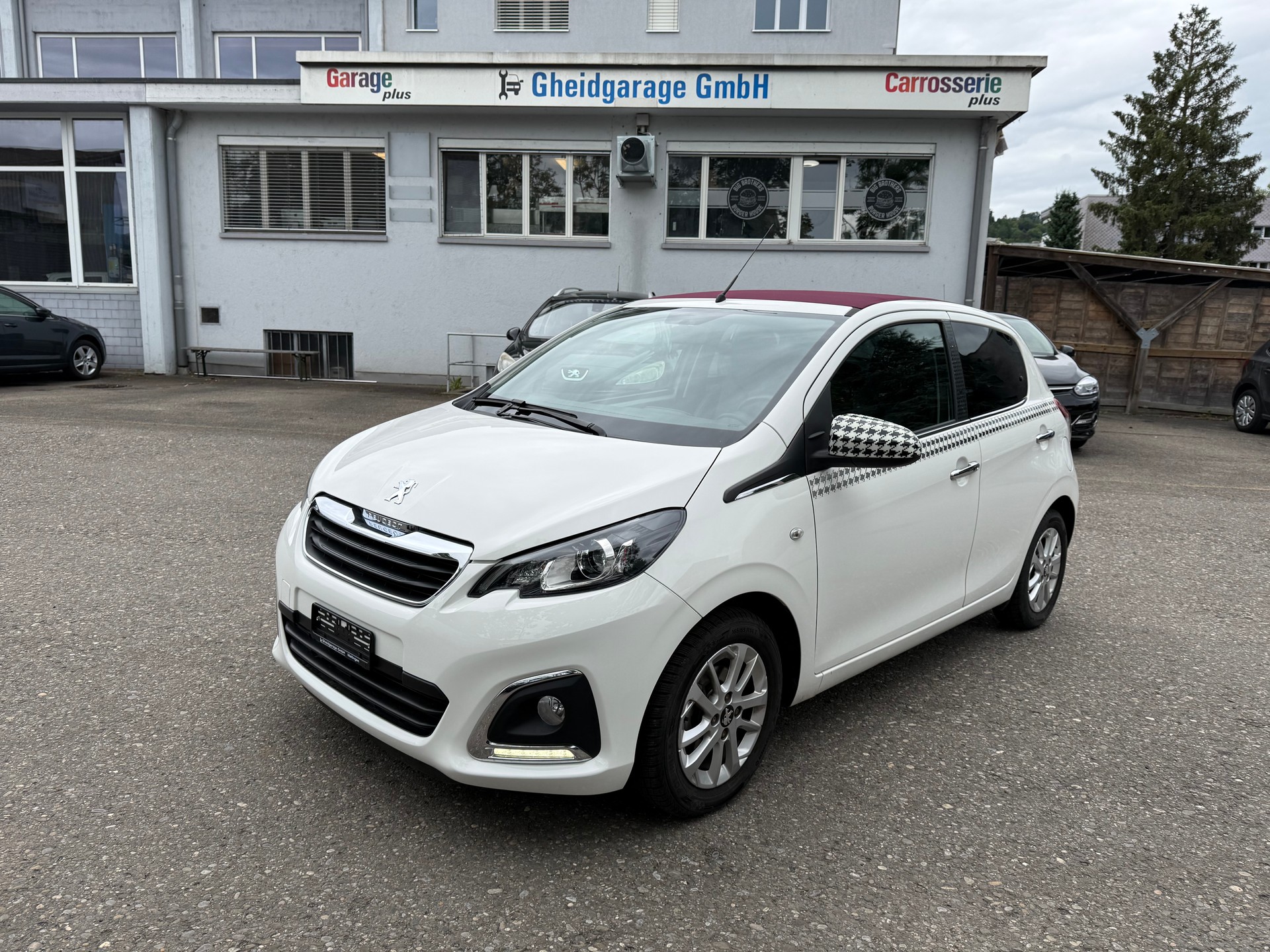 PEUGEOT 108 1.2 VTi Allure Top