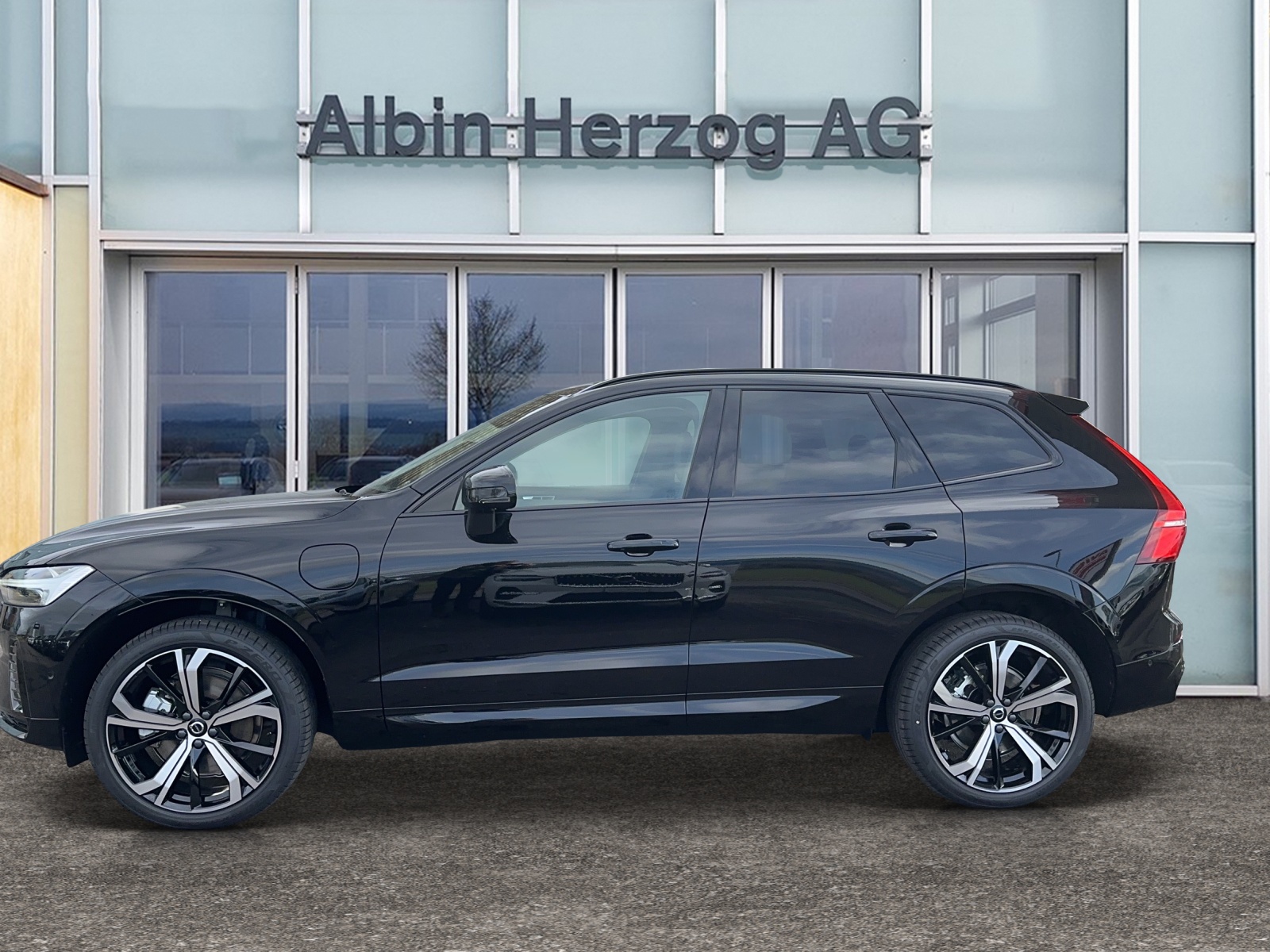 VOLVO XC60 2.0 T6 TE Ultimate Dark eAWD-showroom-element-1