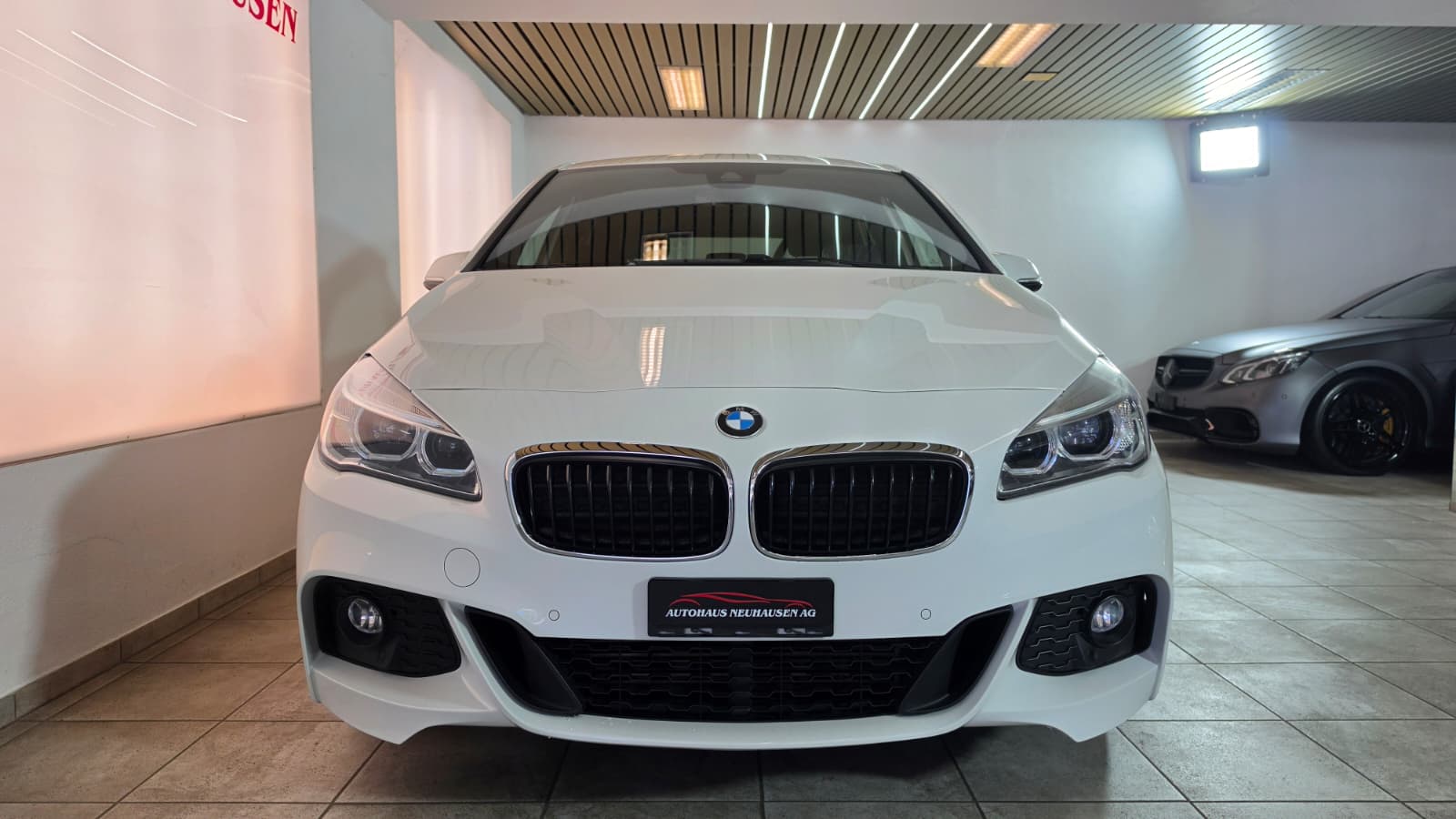 BMW 225i xDrive Active Tourer M Sport Steptronic Top Zustand, Schweizer Fahrzeug, Frisch ab MFK und Frisch ab Service-showroom-element-1