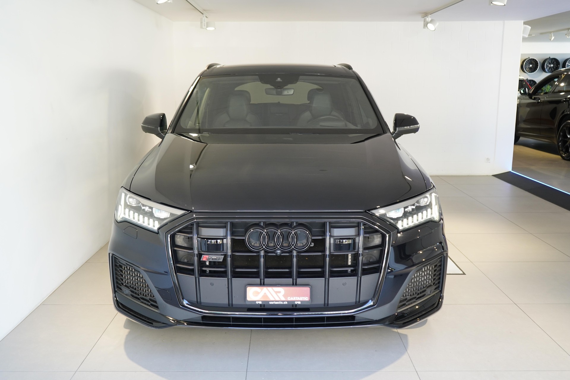 AUDI SQ7 4.0 V8 TFSI quattro T-Tronic-showroom-element-1