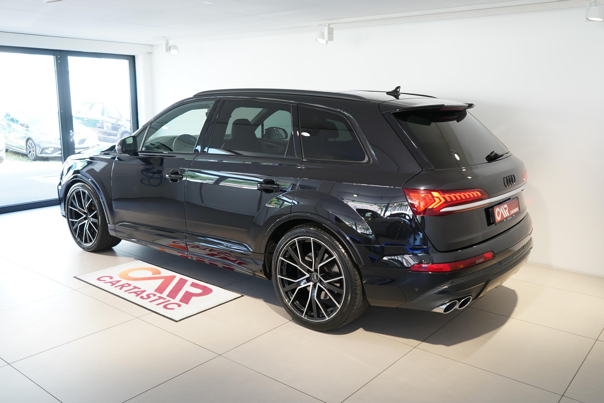 AUDI SQ7 4.0 V8 TFSI quattro T-Tronic-showroom-element-2