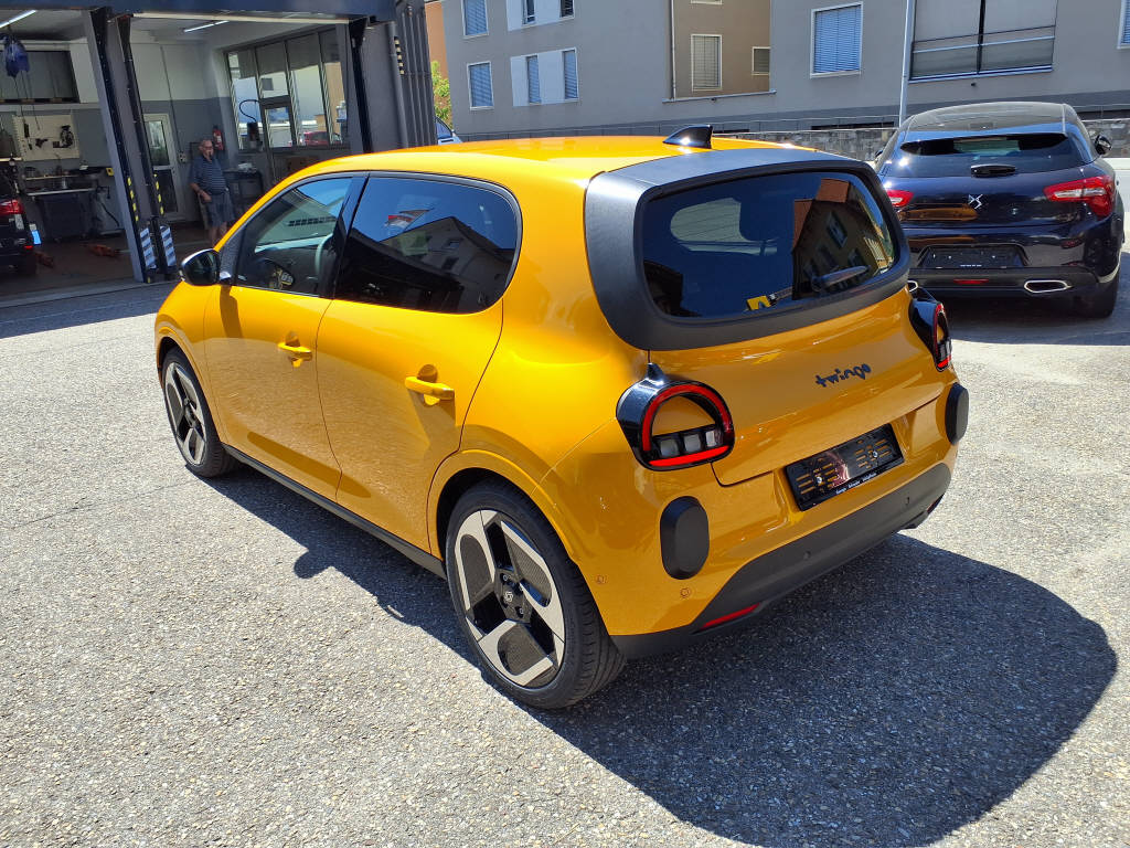 RENAULT Twingo E-Tech Urban Range techno-image-1