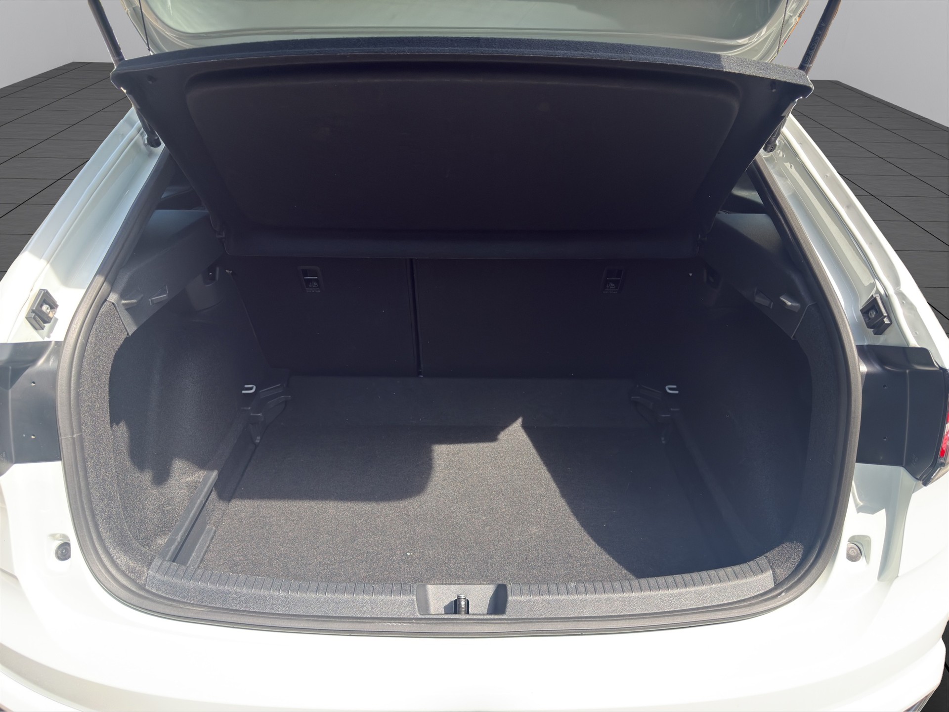 VW Taigo 1.5 TSI R-Line DSG-image-16