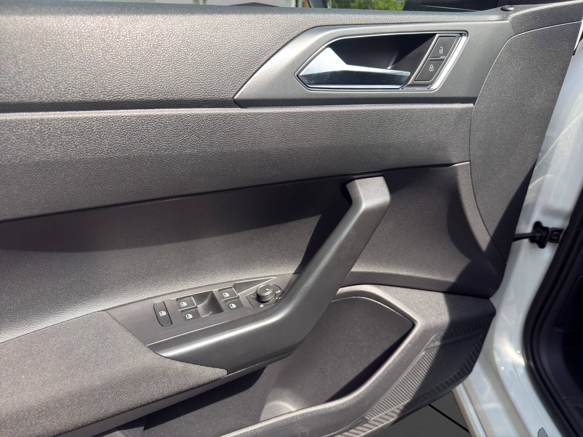 VW Taigo 1.5 TSI R-Line DSG-image-9