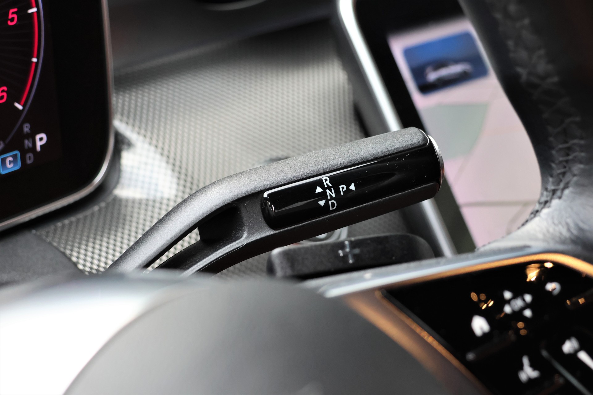 MERCEDES-BENZ C 220 d T 4Matic Avantgarde (CH)-image-10