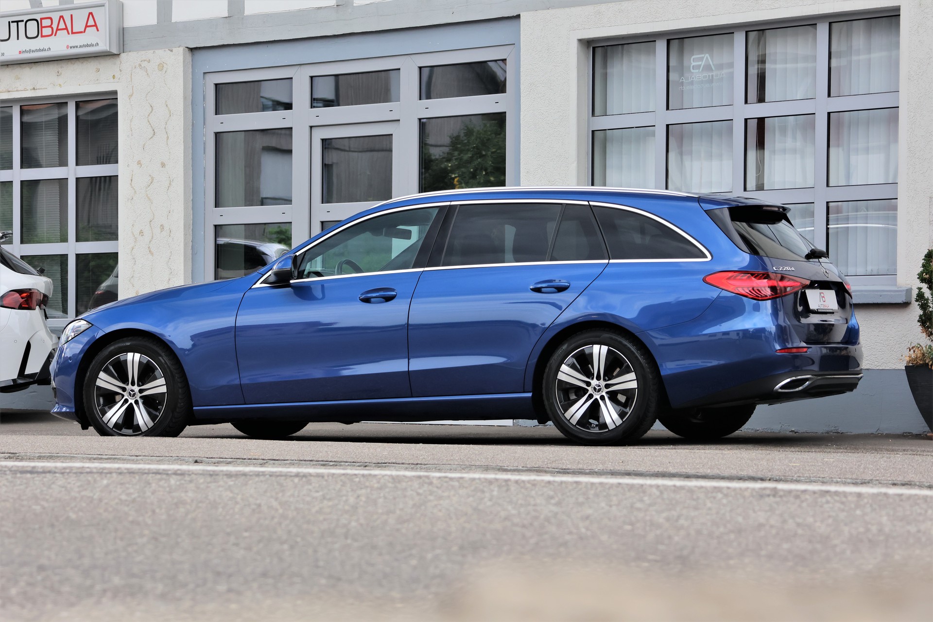 MERCEDES-BENZ C 220 d T 4Matic Avantgarde (CH)-showroom-element-3