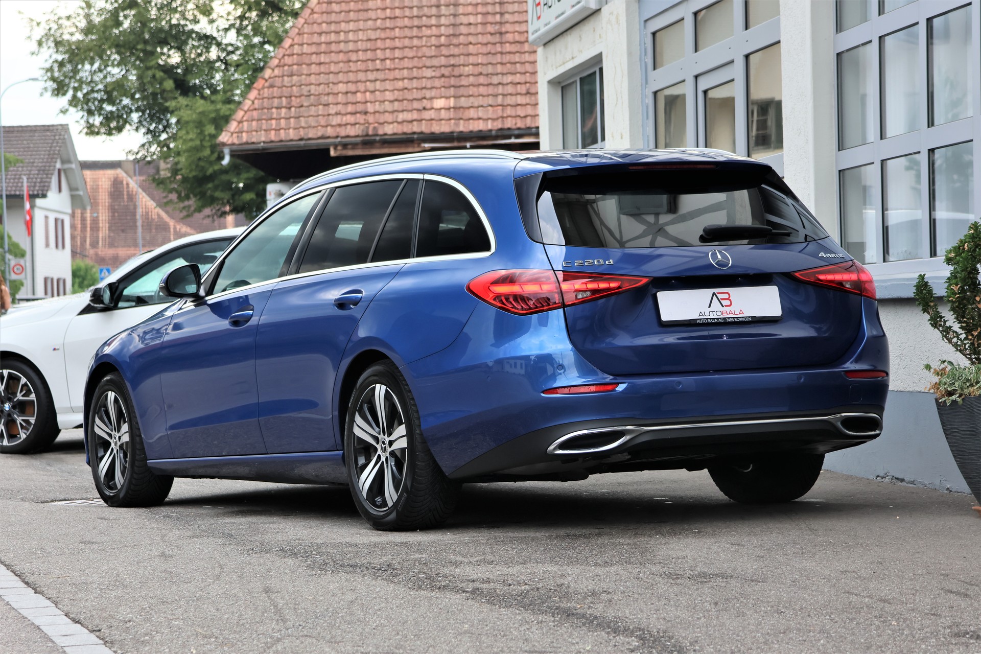 MERCEDES-BENZ C 220 d T 4Matic Avantgarde (CH)-showroom-element-2