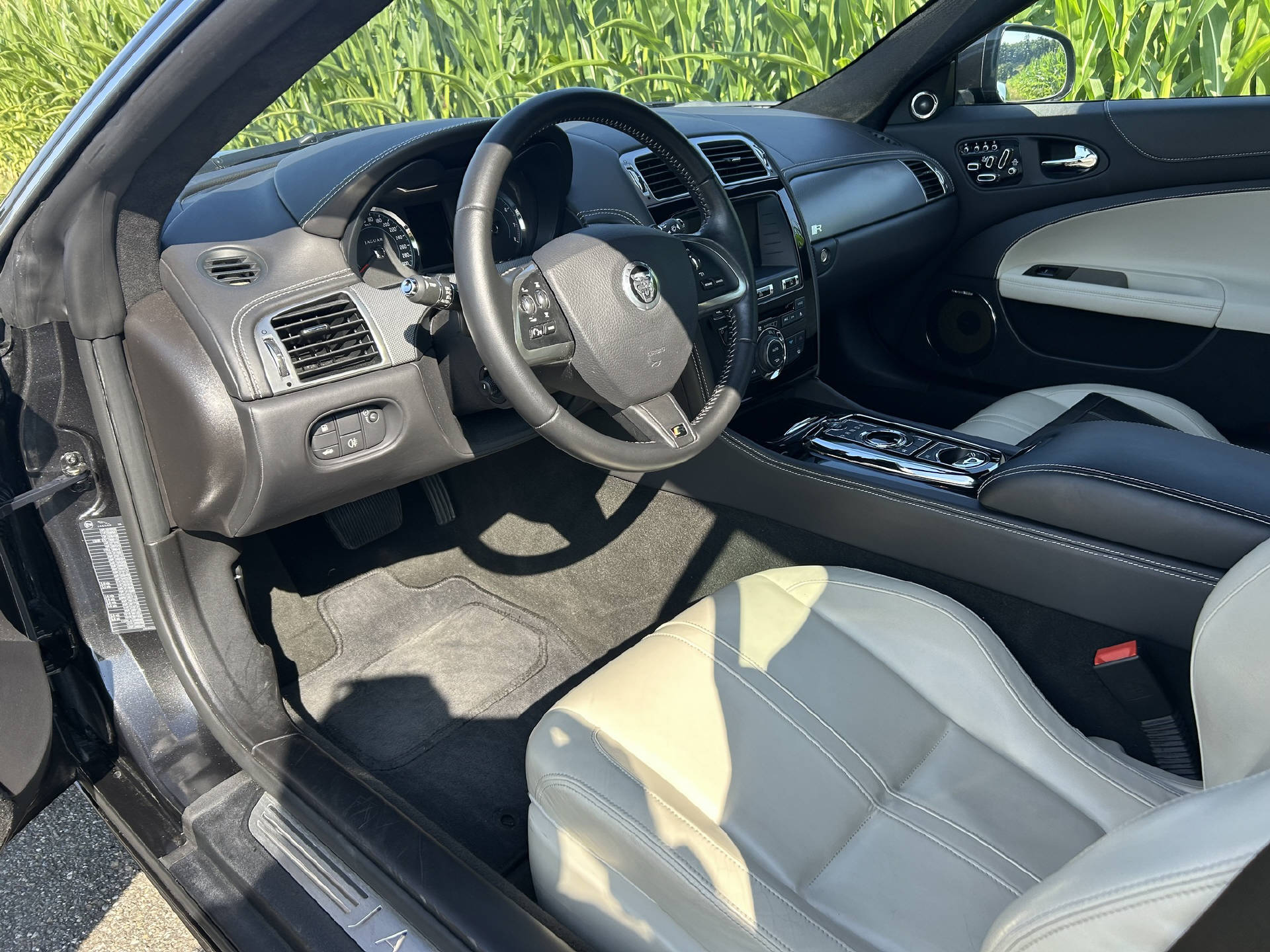 JAGUAR XKR Coupé 5.0 V8 Supercharged-image-5