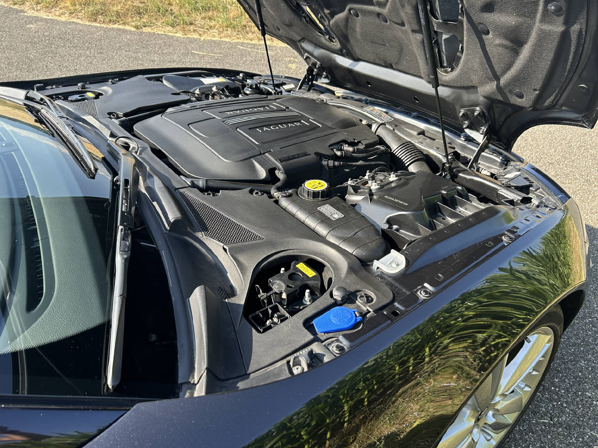 JAGUAR XKR Coupé 5.0 V8 Supercharged-image-11
